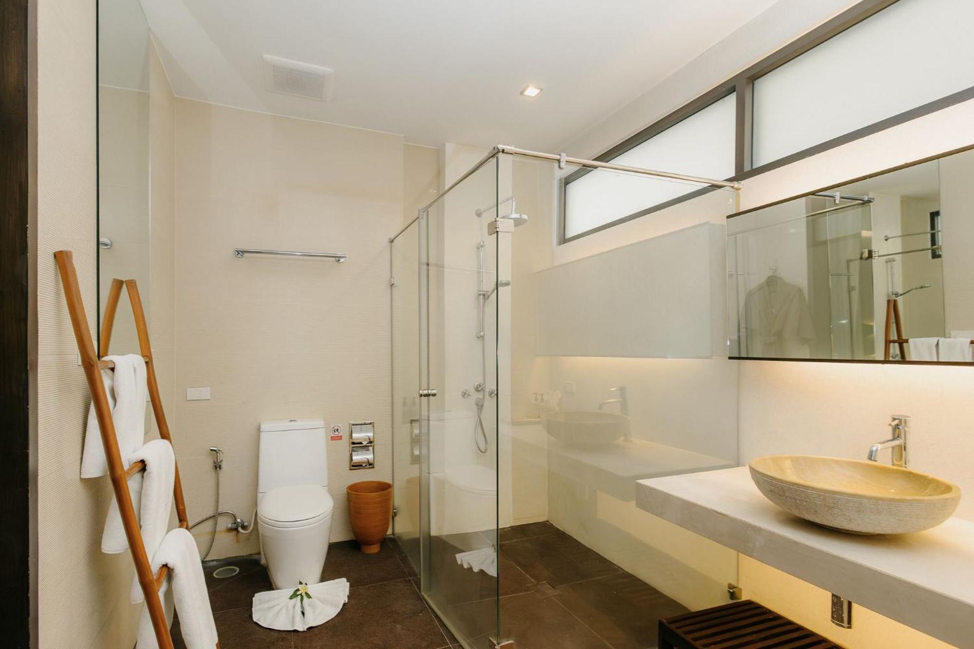 Two Bedroom Suite Sea View with free minibar