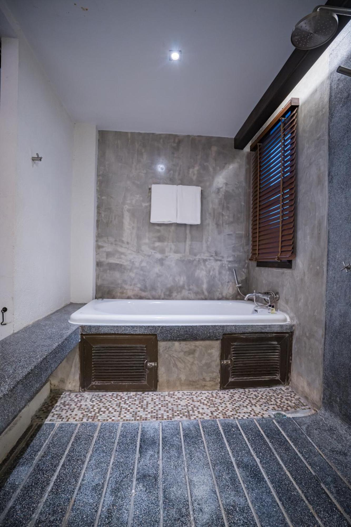 Honeymoon Suite