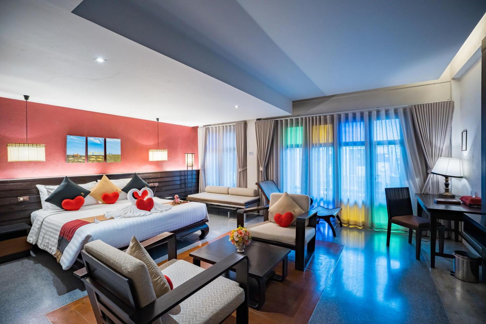 Honeymoon Suite