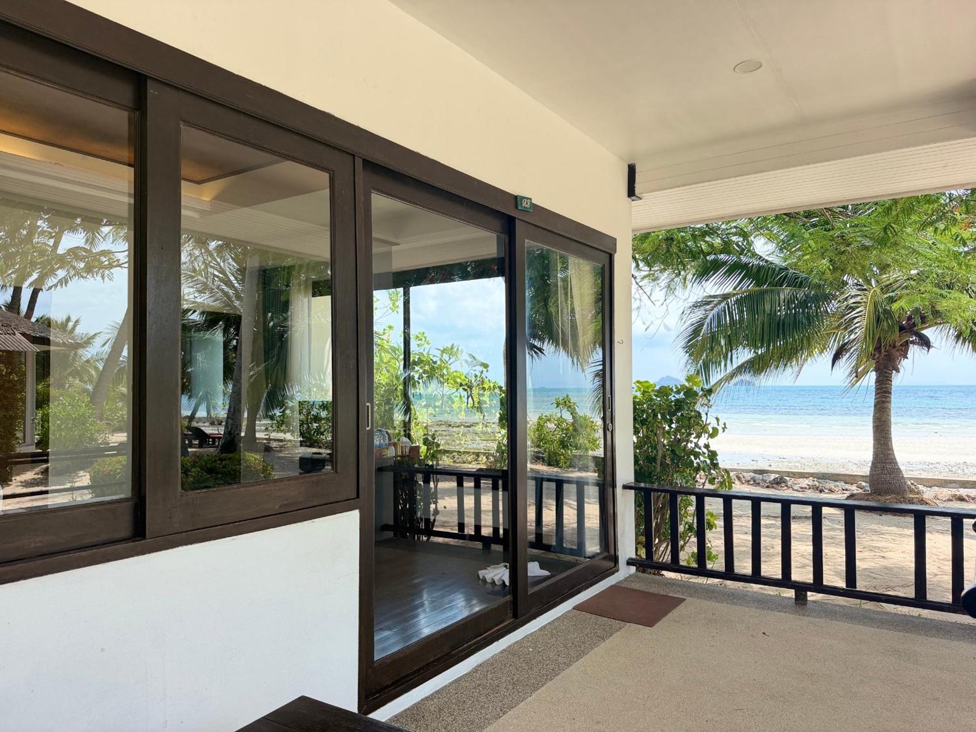 Bungalow Beach Front