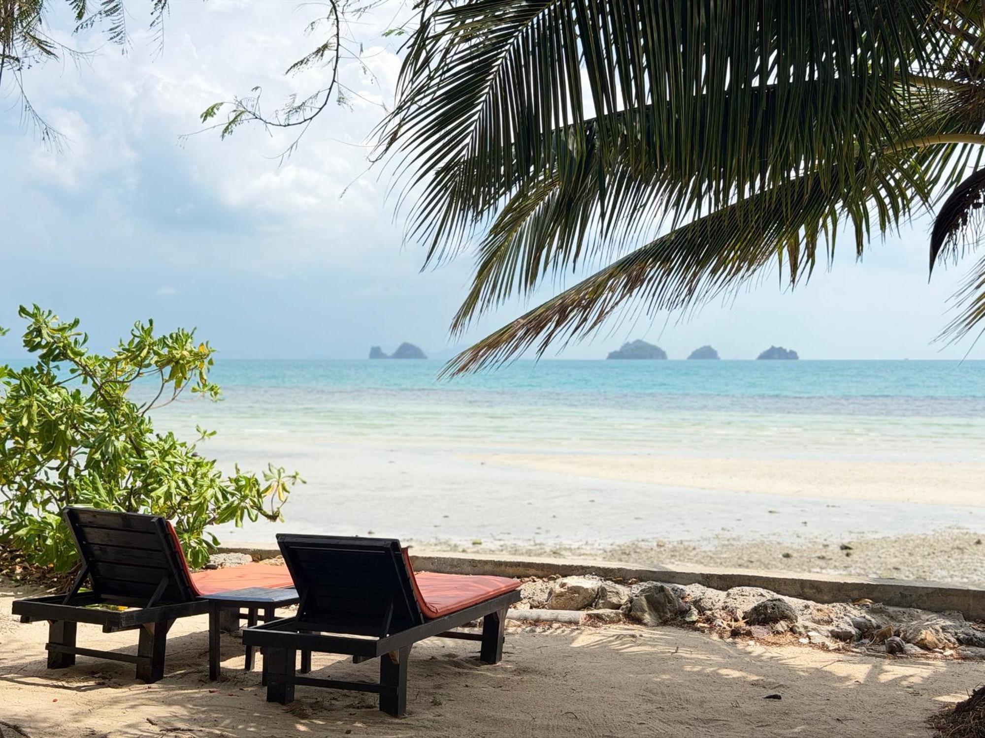 Bungalow Beach Front