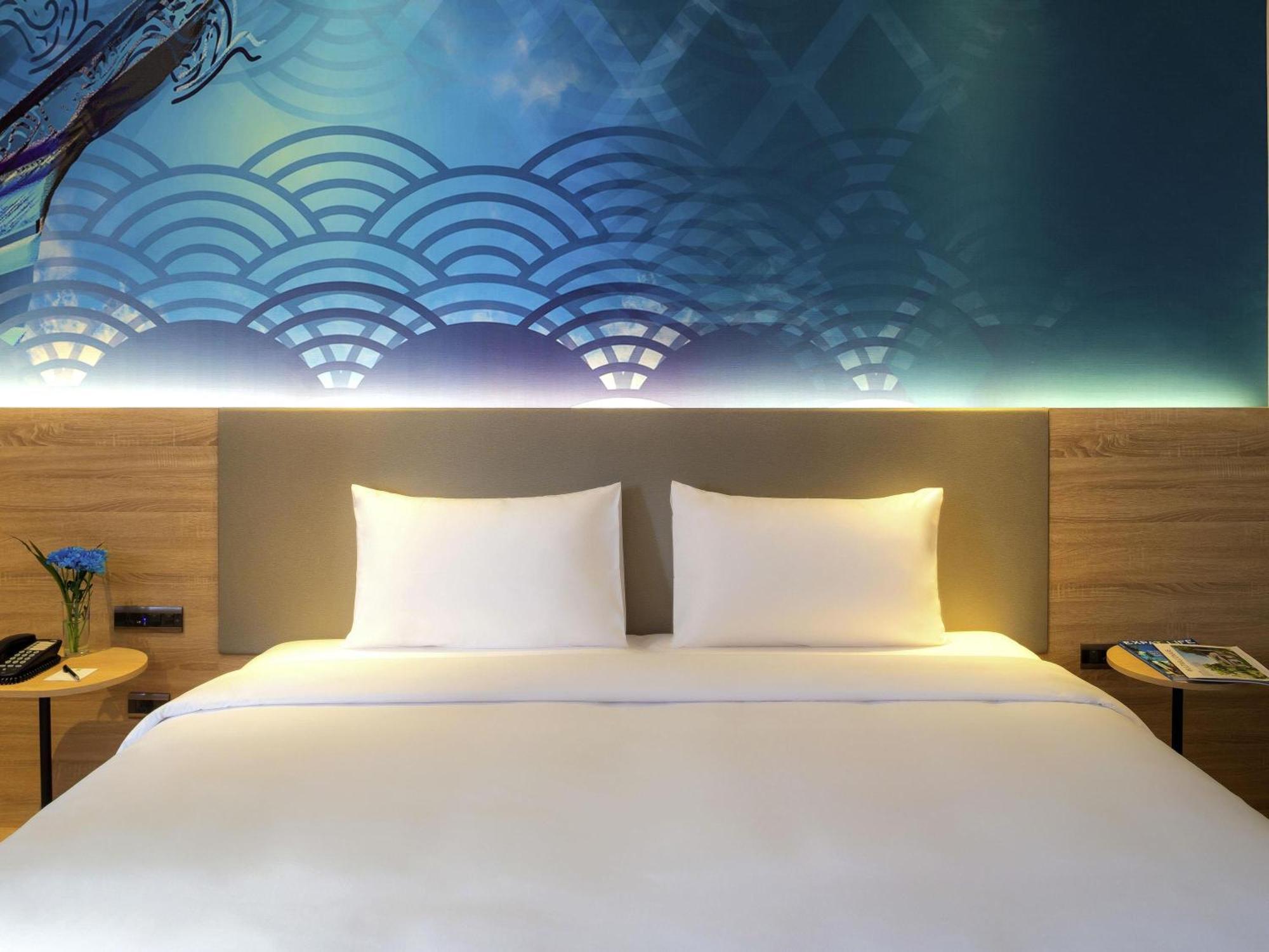 Standard Queen Room