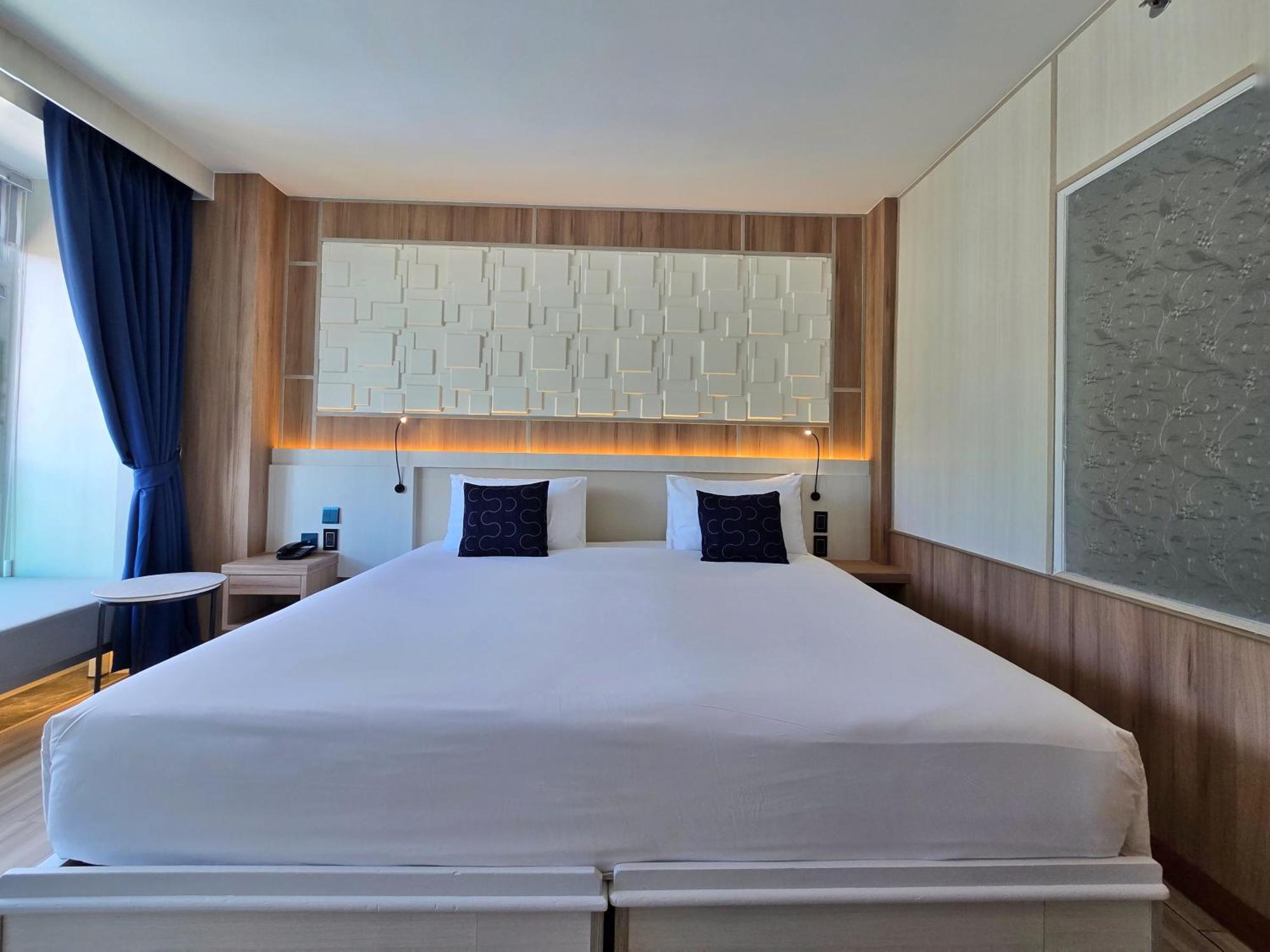 Double Room High Floor Views