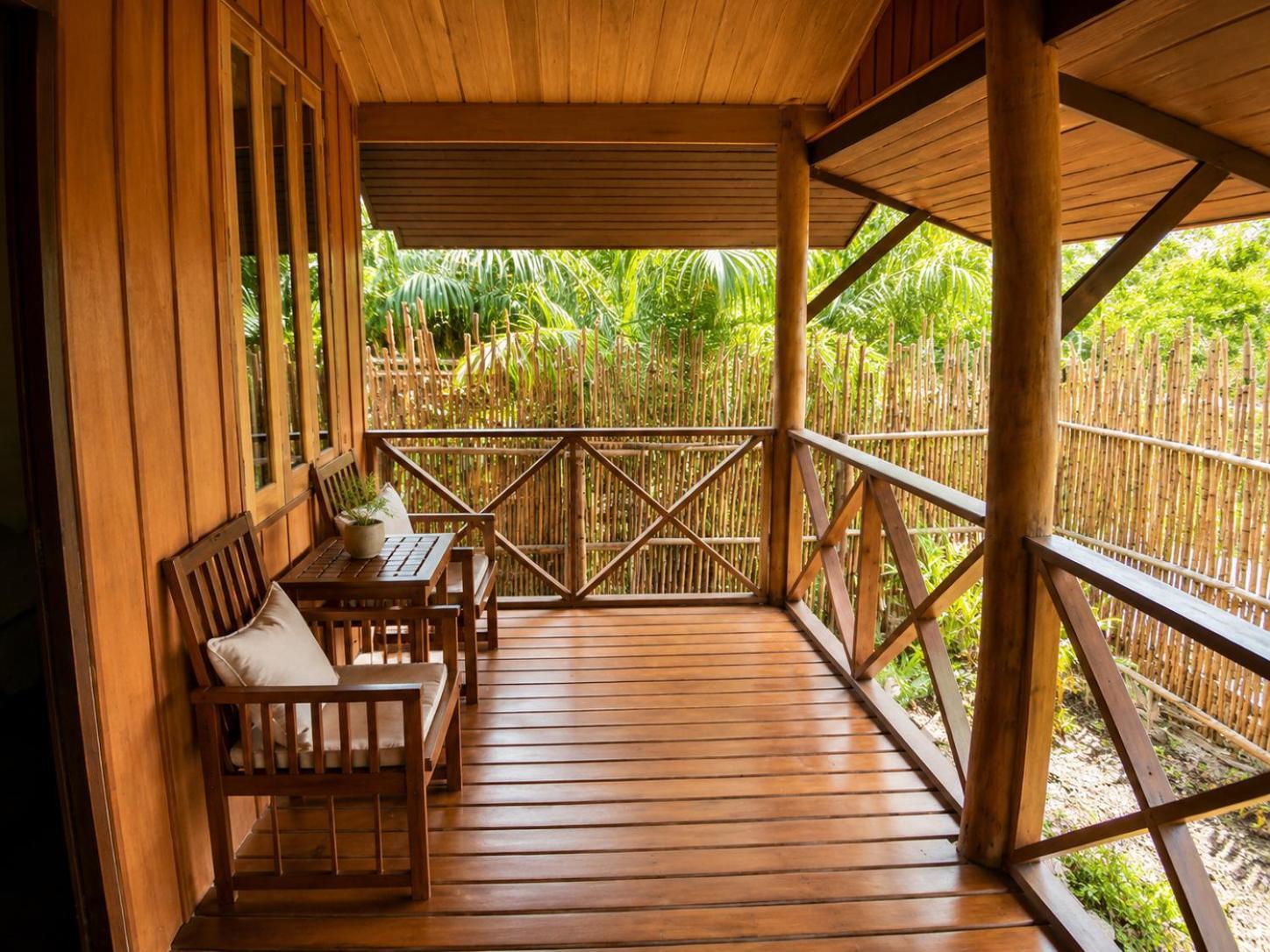 Deluxe Bungalow mit Gartenblick