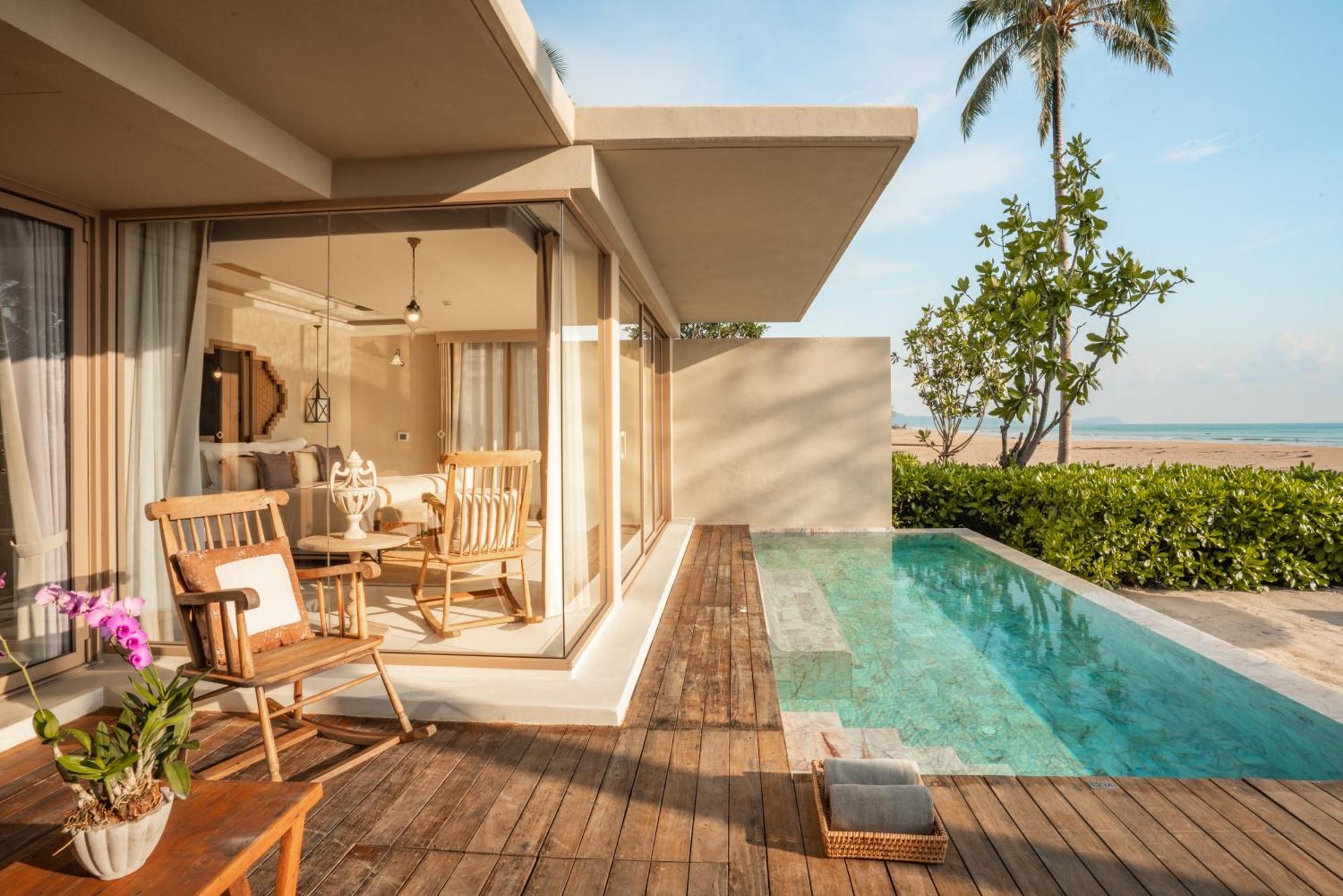 Villa met Zwembad aan het Strand