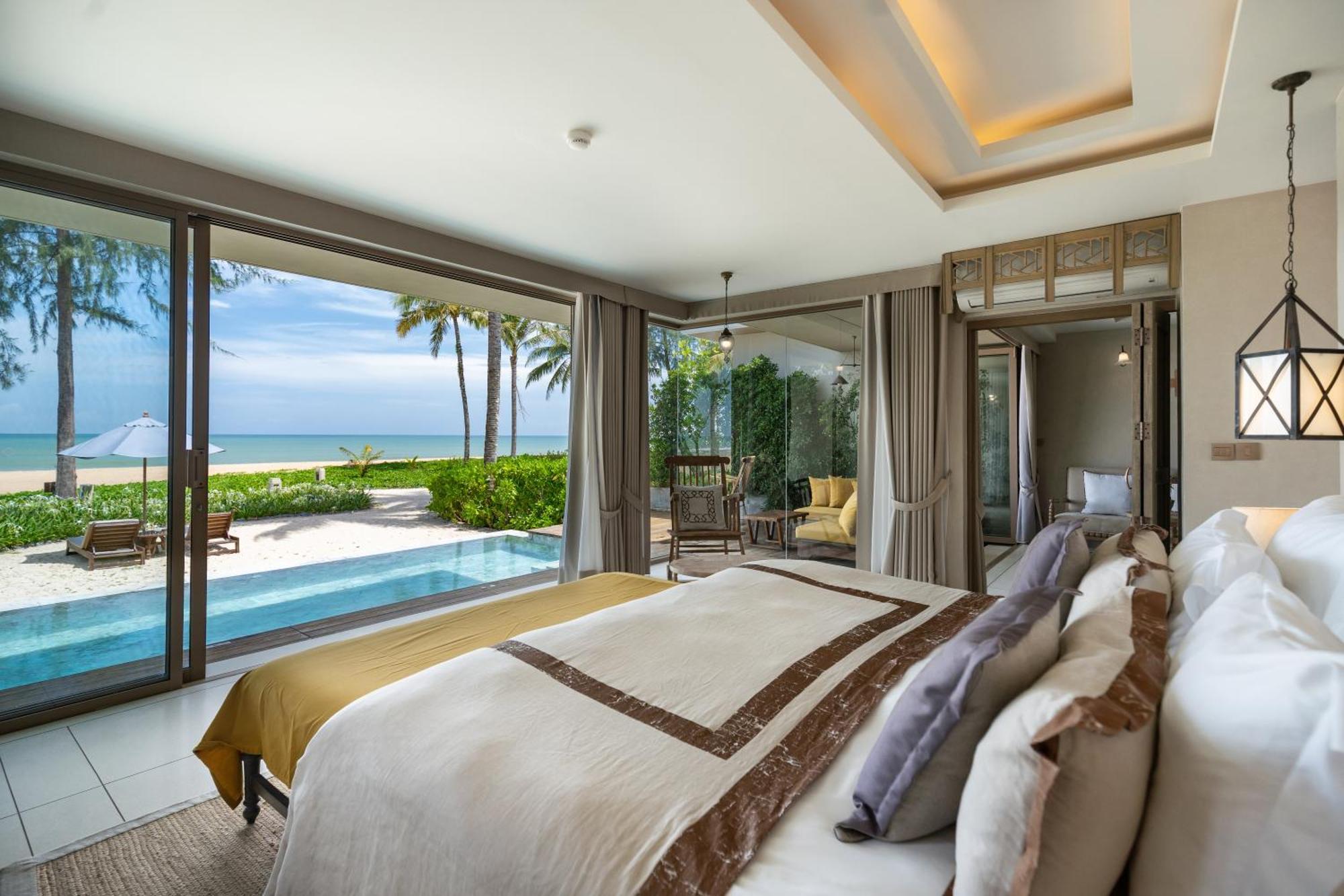 Beachfront Pool Villa