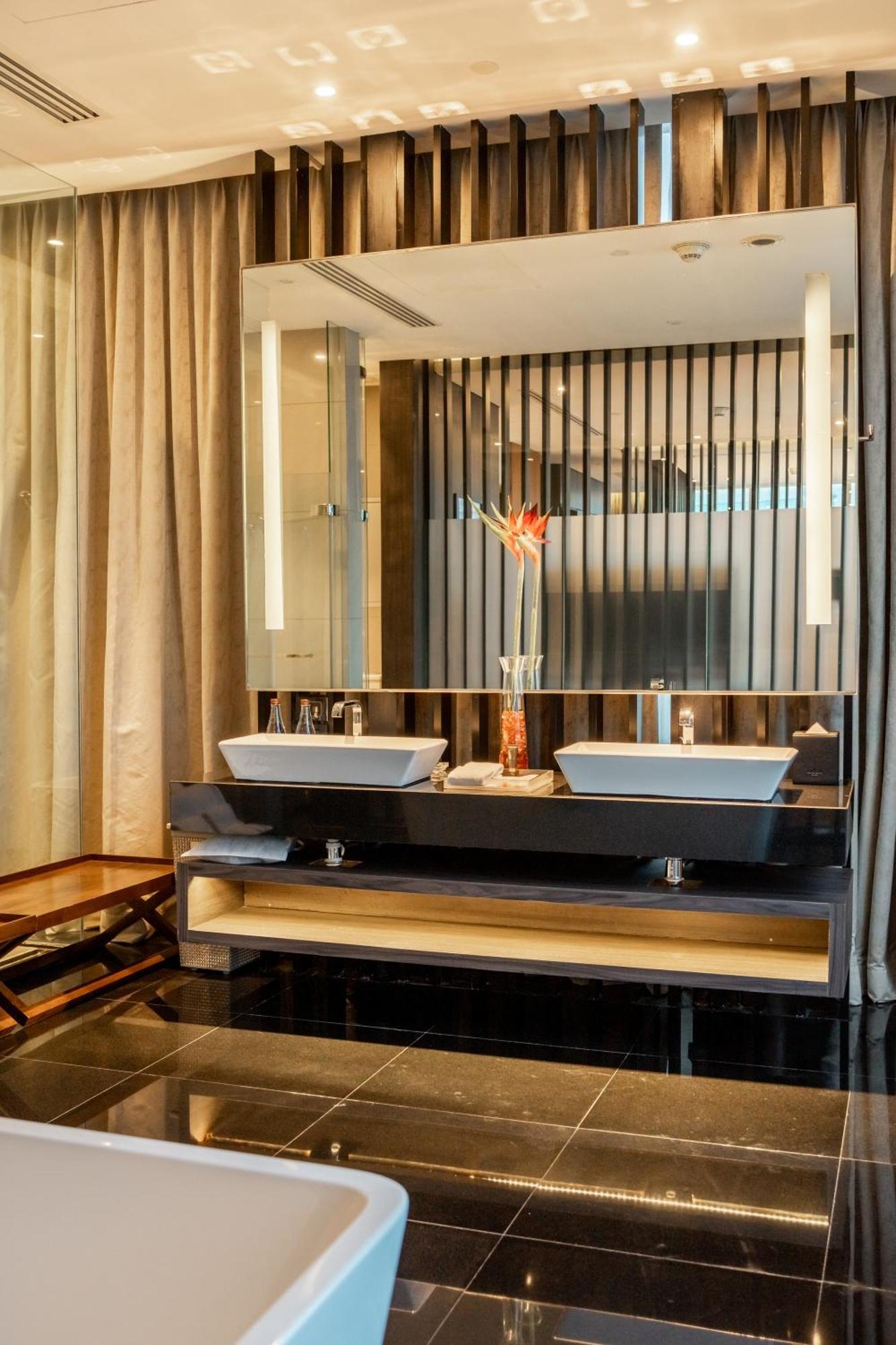 AMARA SUITE Lounge Access Benefits