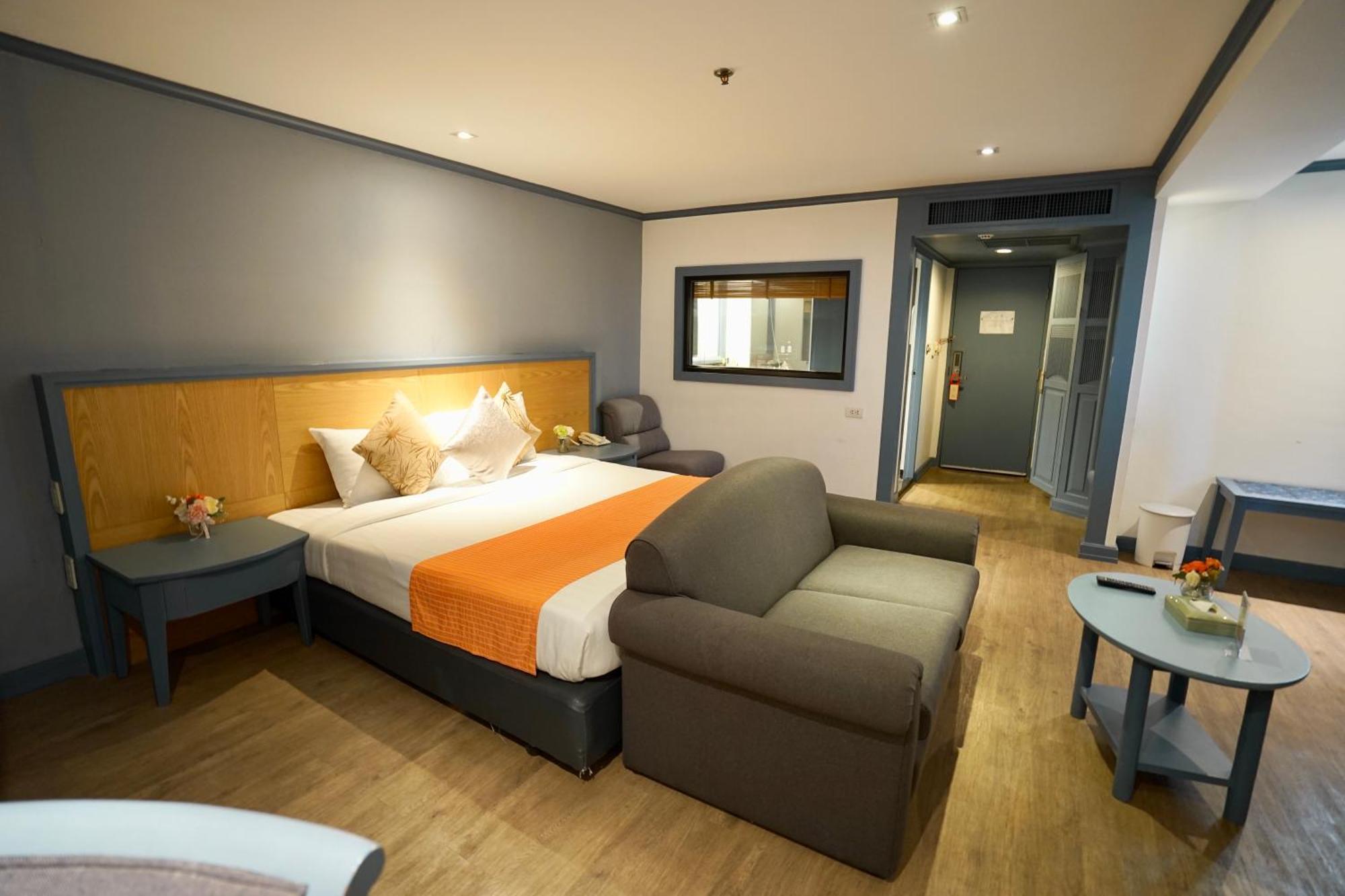 Corner Suite Room