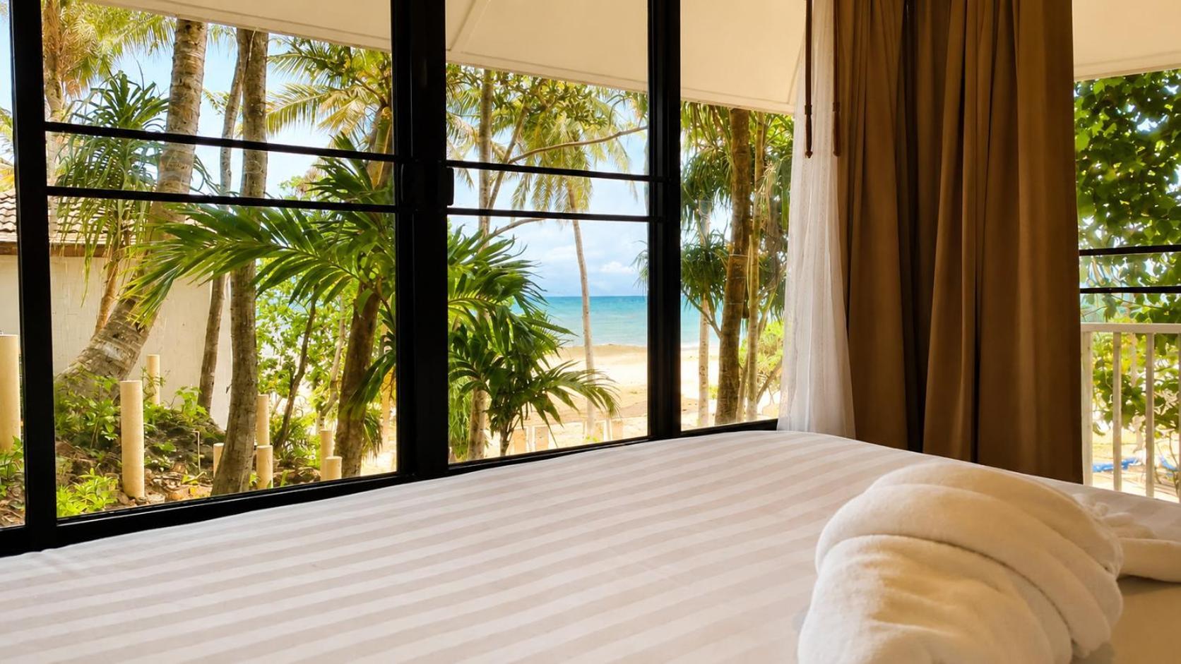 Deluxe Bungalow Partial Ocean View