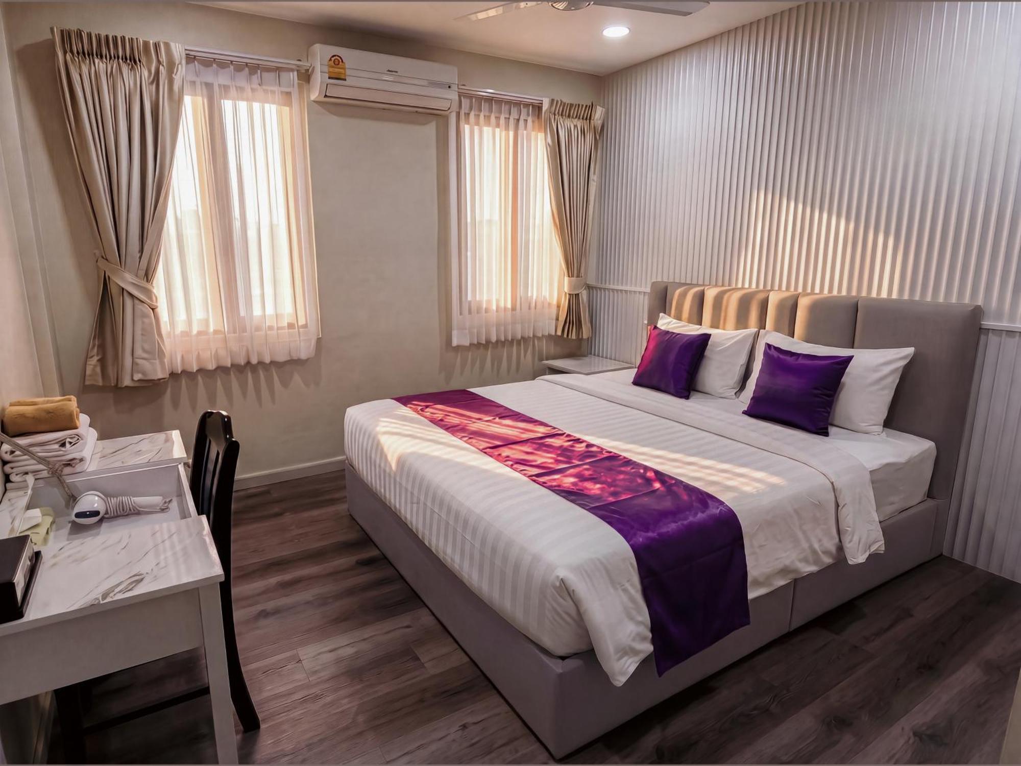 Deluxe Double or Twin Room