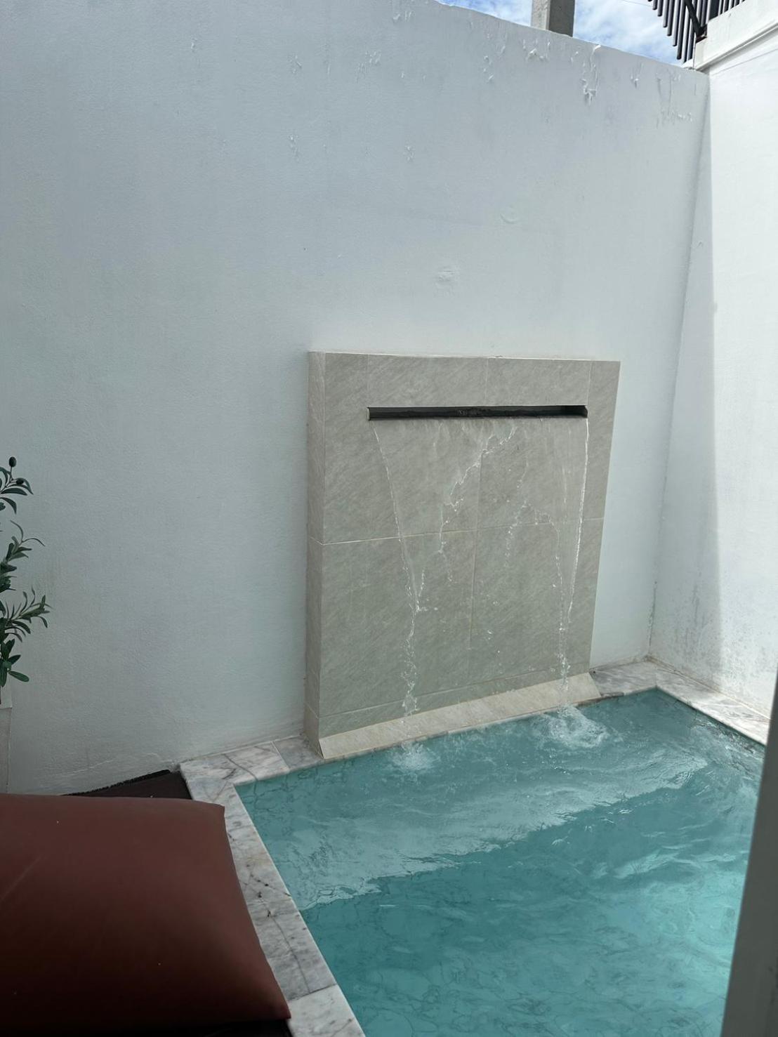 Queen Room Pool View