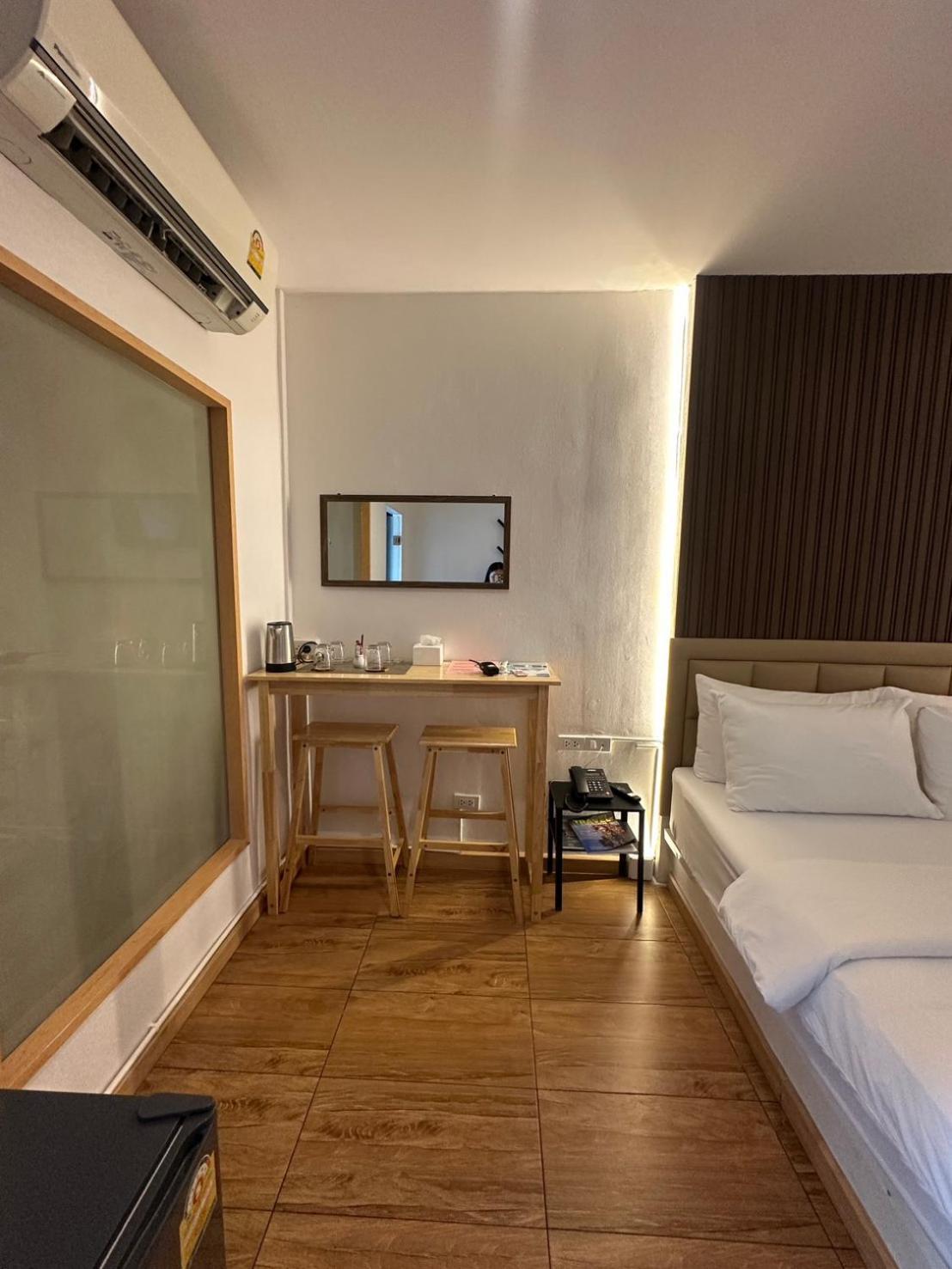 Queen Room Pool View