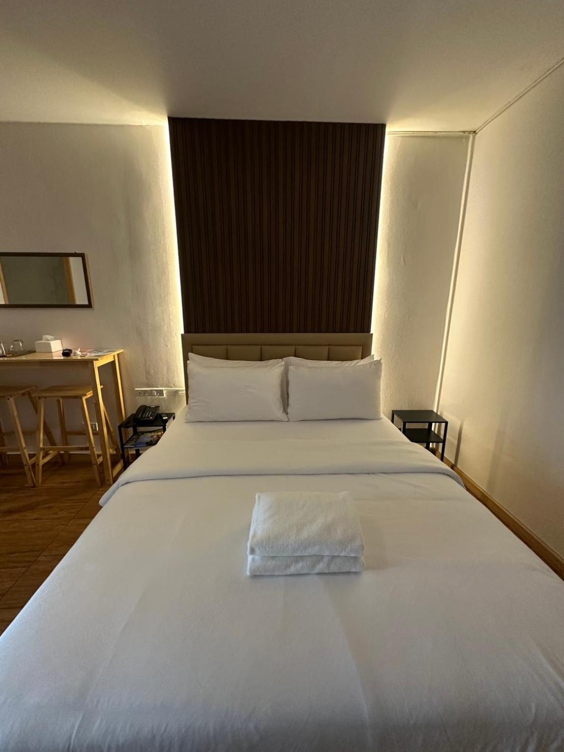 Queen Room Pool View