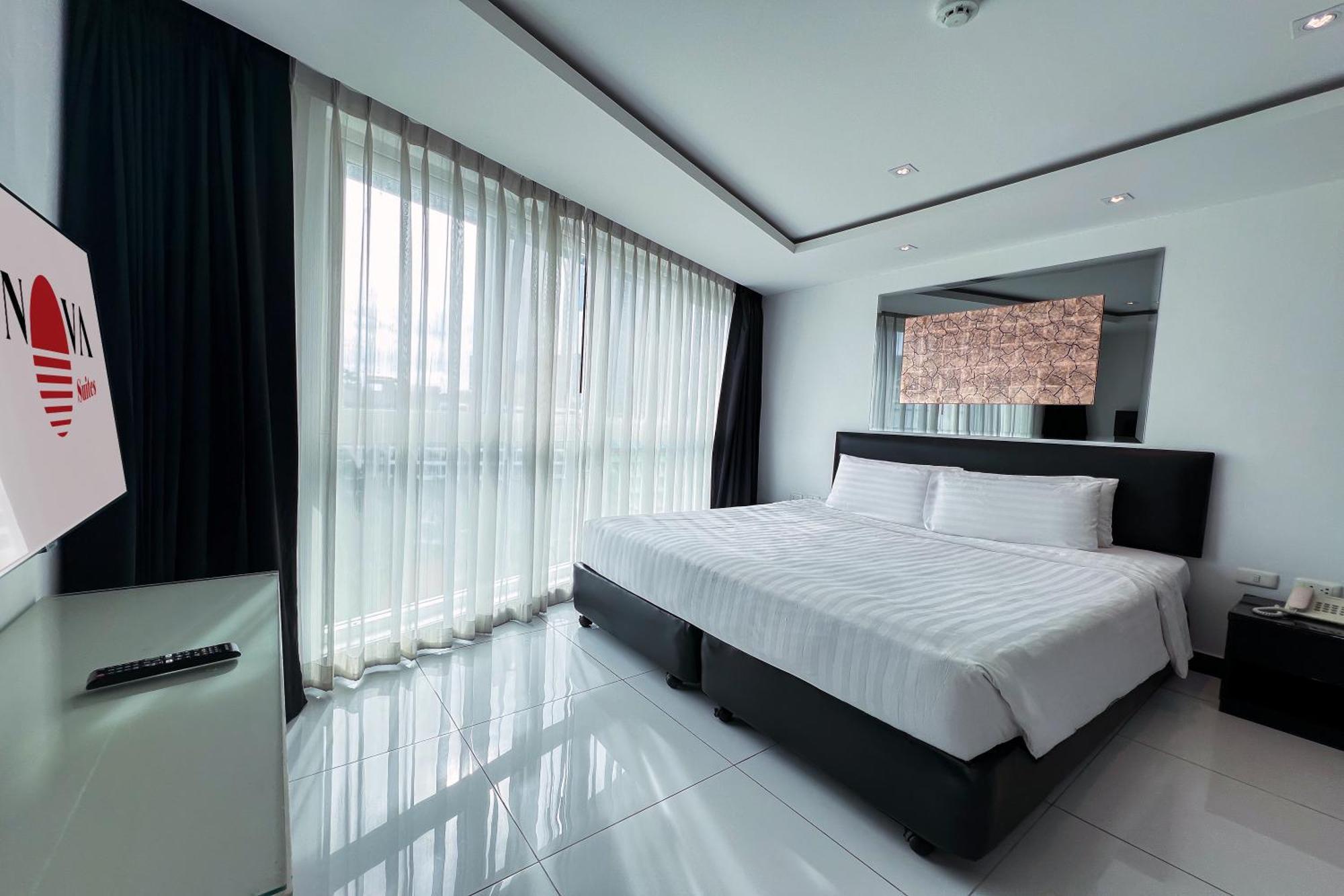 One-Bedroom Superior Suite Balcony