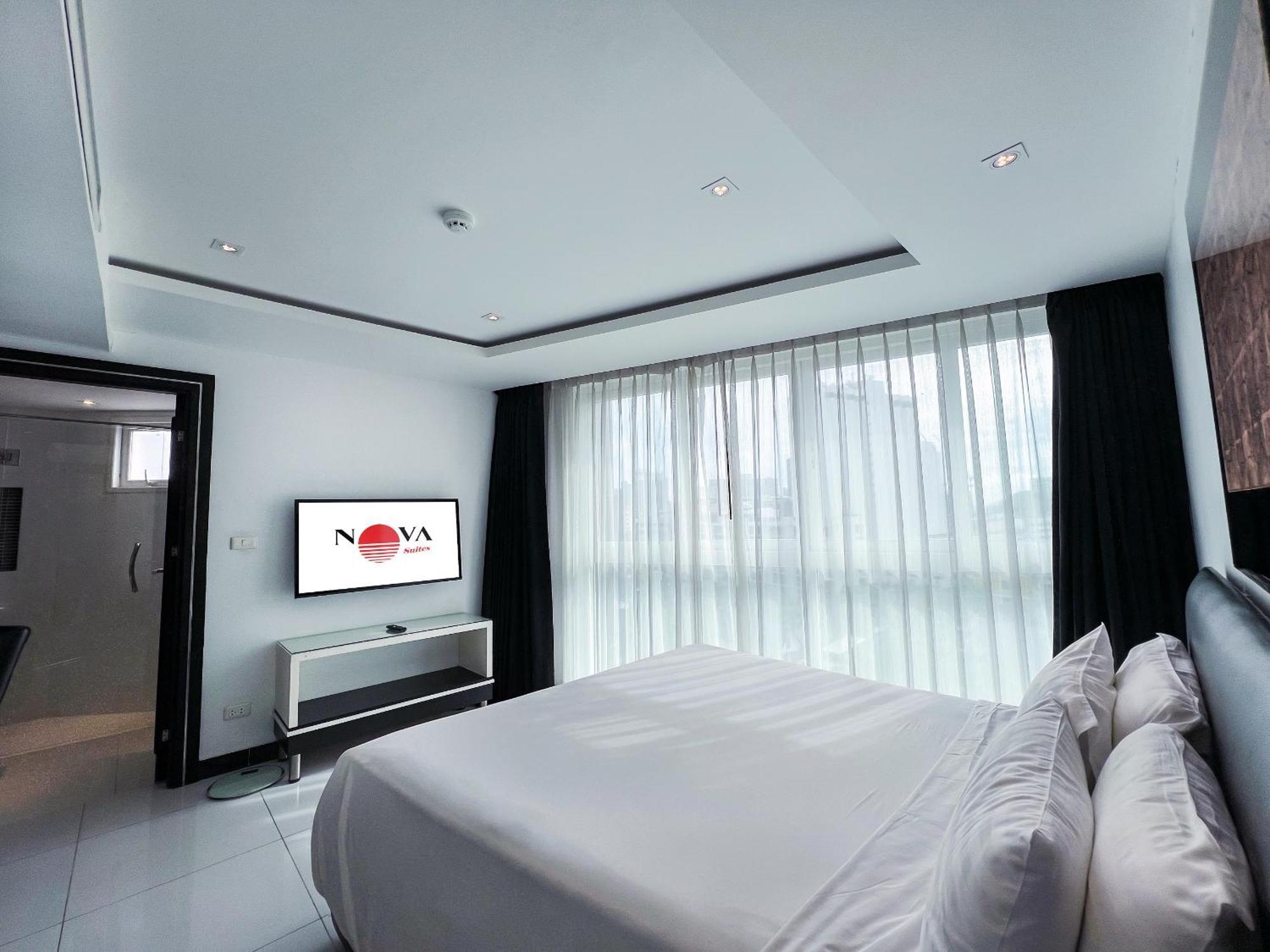 One-Bedroom Superior Suite Balcony