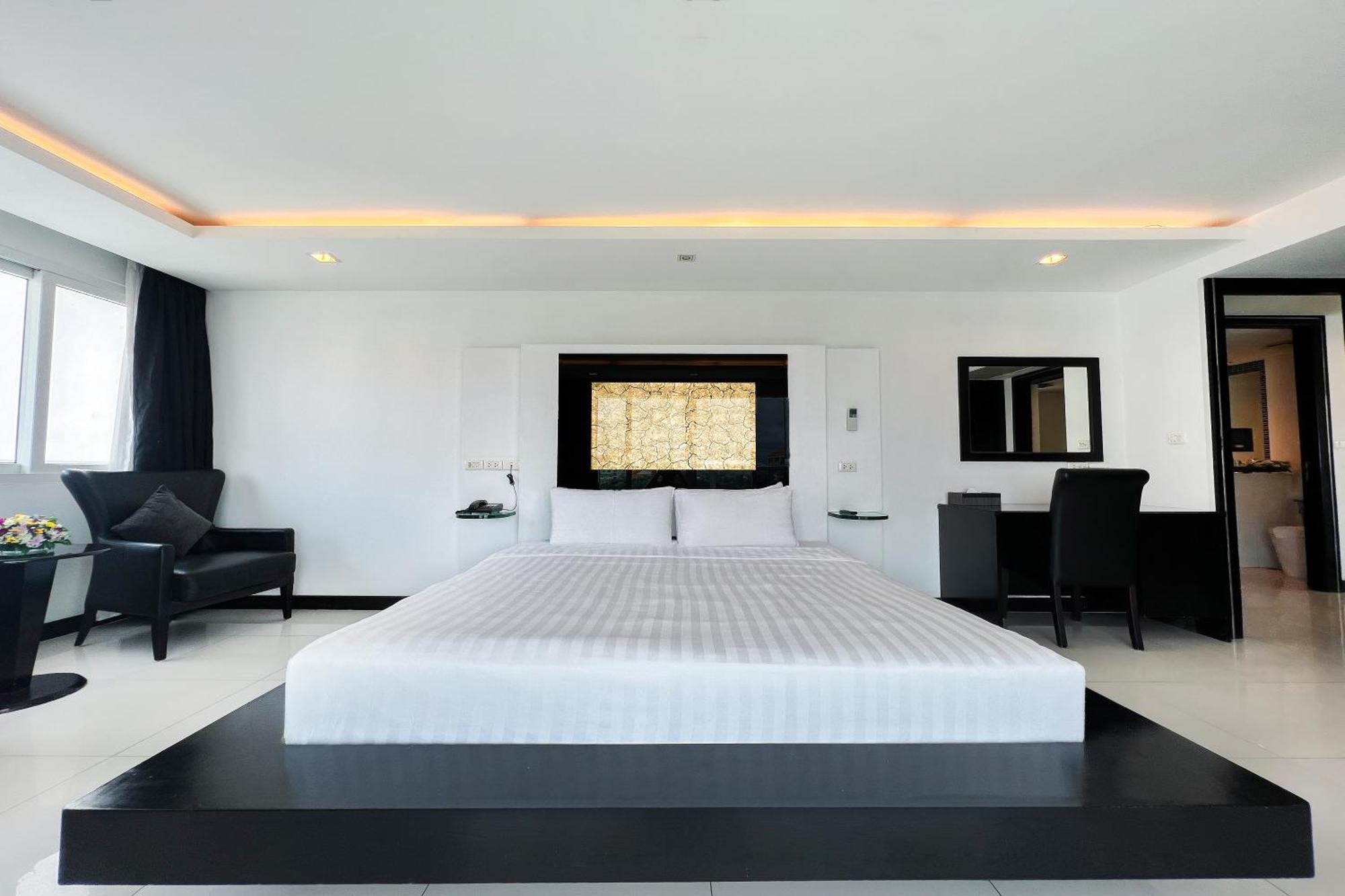 Two-Bedroom Suite Large Balcony