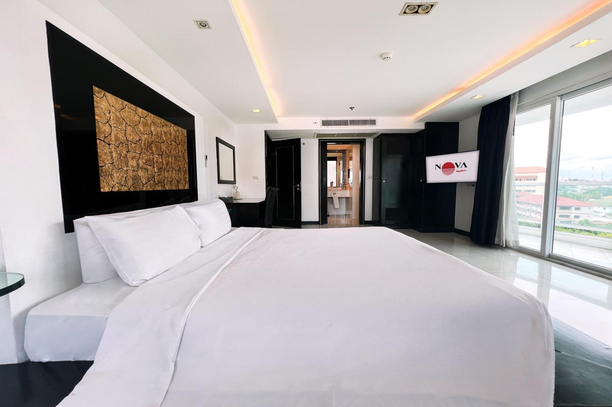 Two-Bedroom Suite Large Balcony