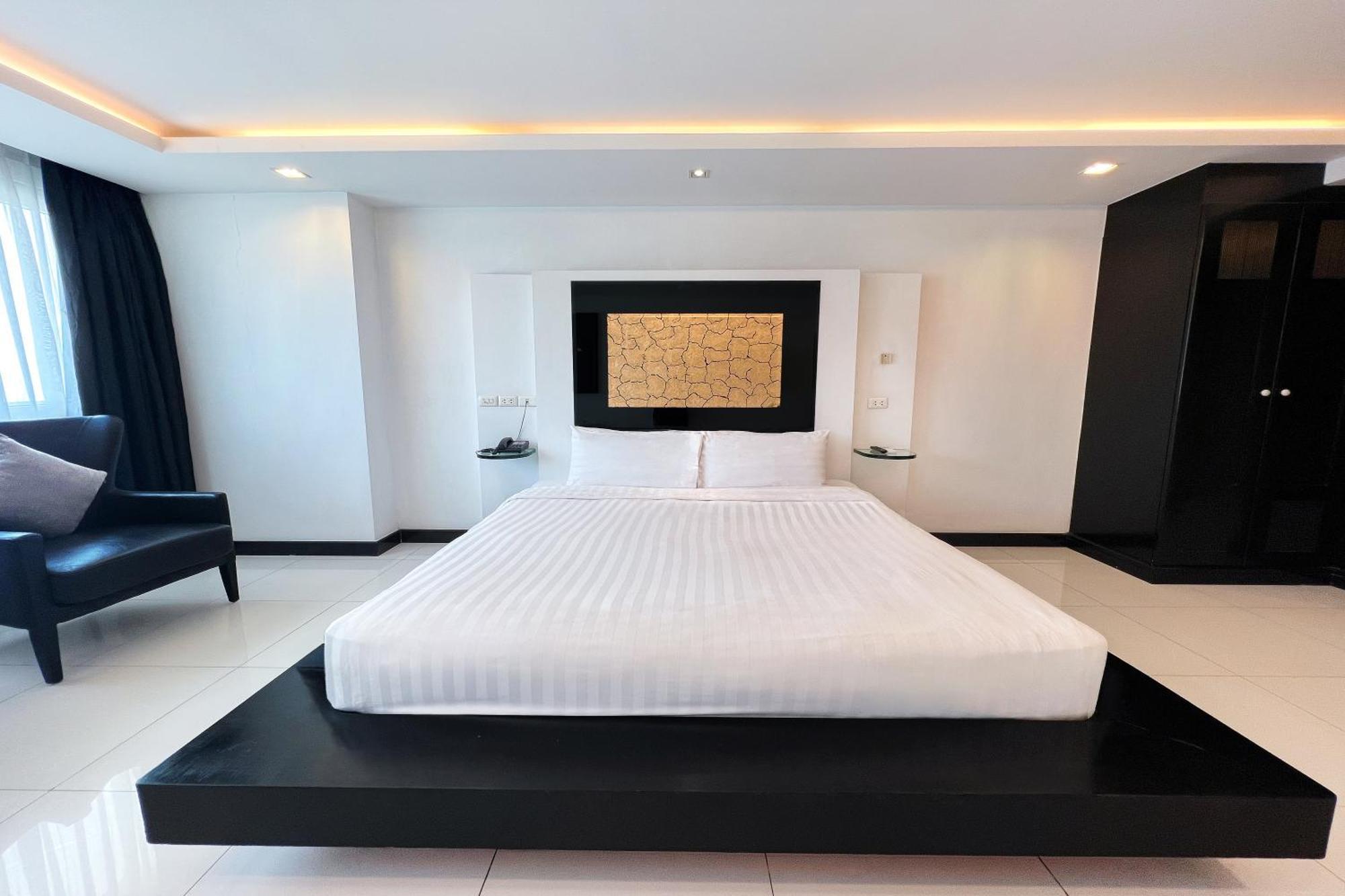 Two-Bedroom Suite Large Balcony