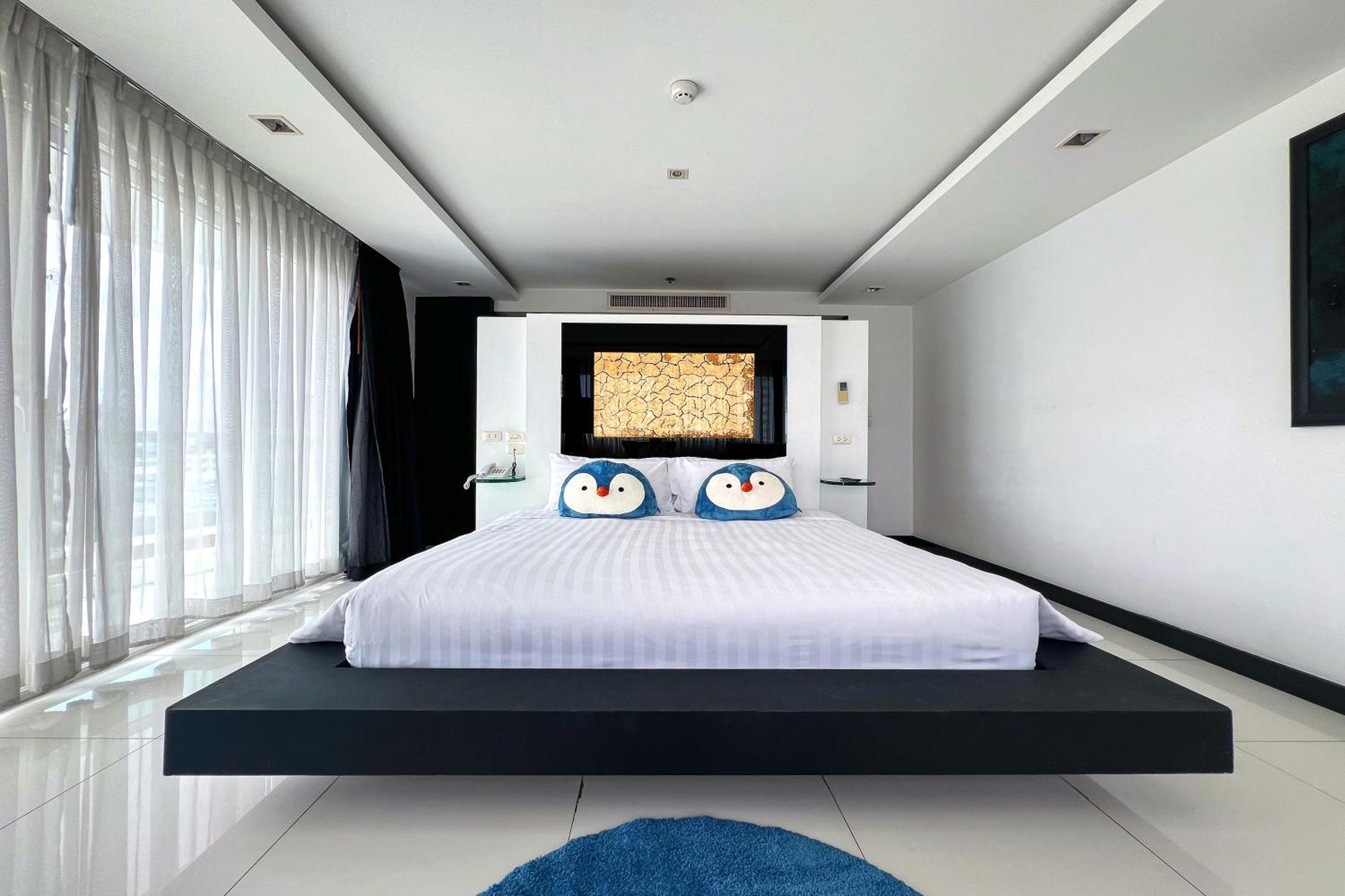 Three-Bedroom Suite Large Balcony