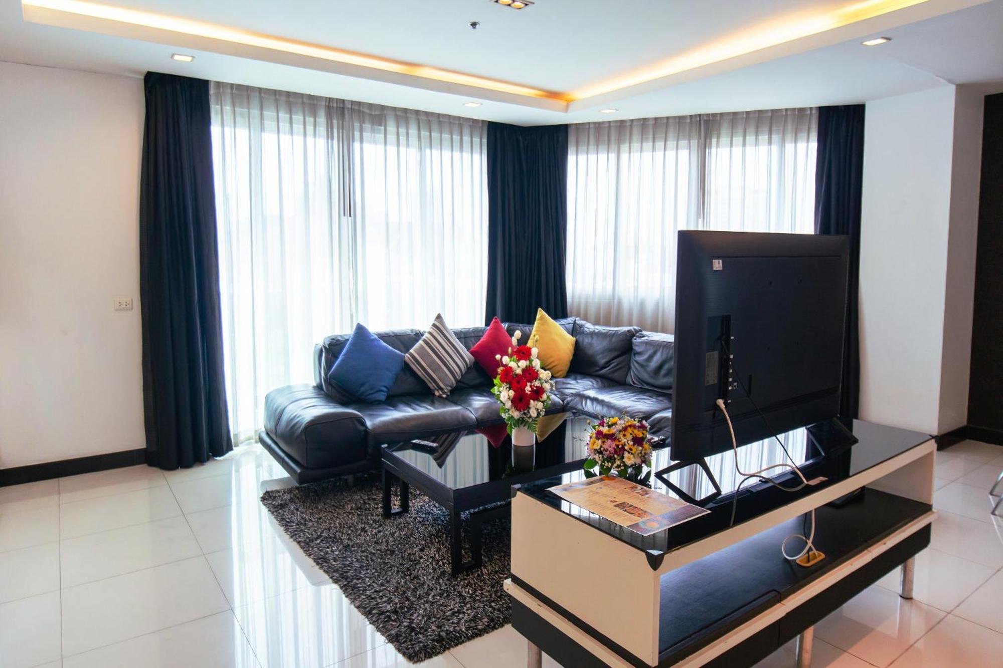 Three-Bedroom Suite Large Balcony