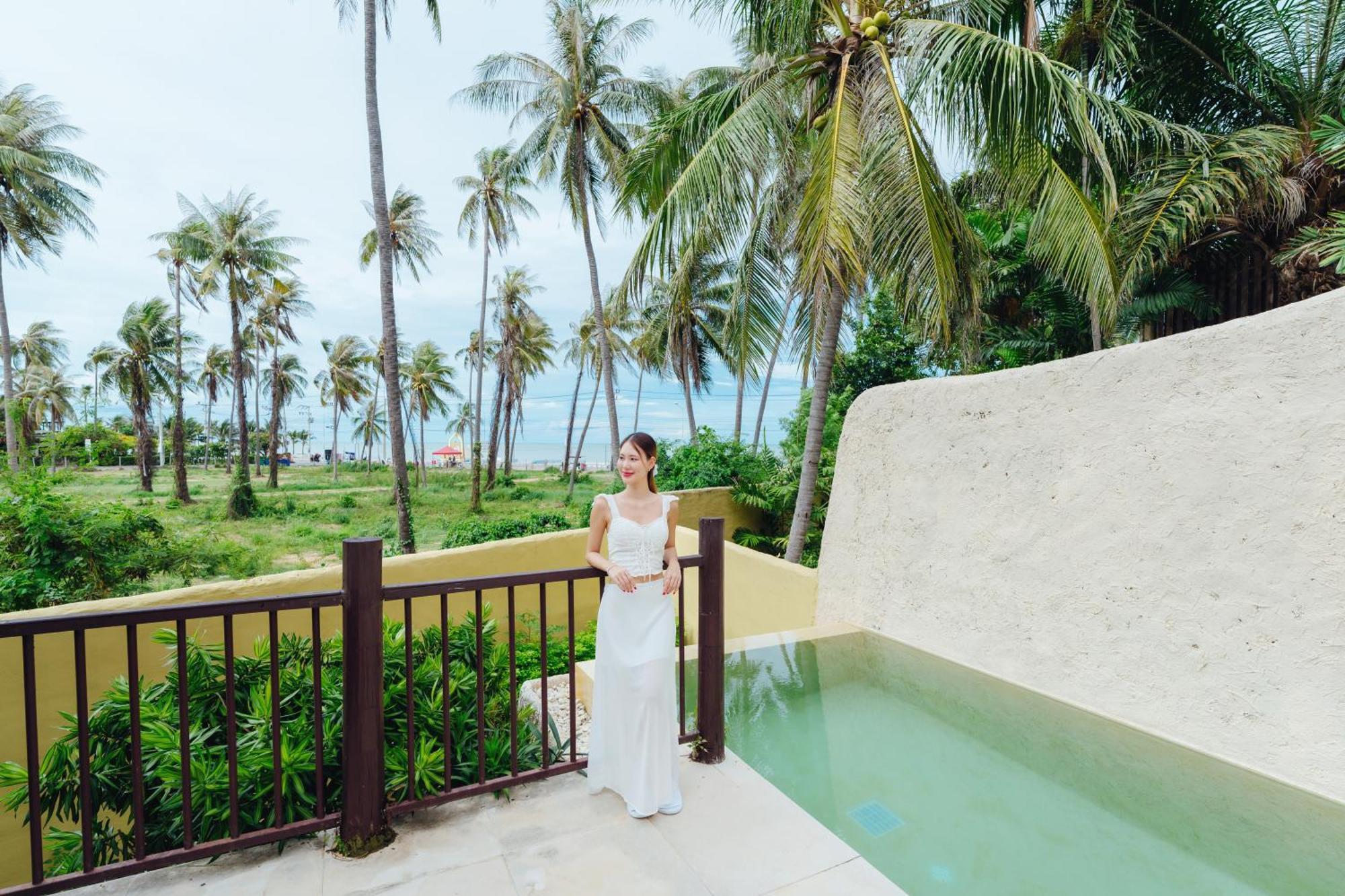 Duplex Pool Villa 1 Bedroom Villa 1 King Sofa bed