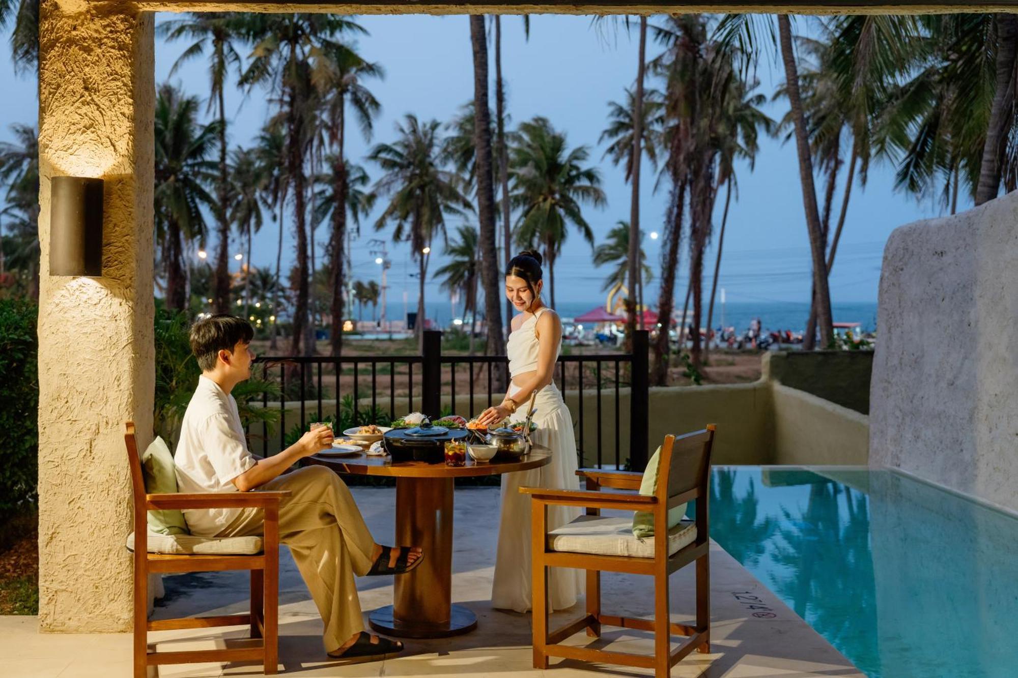 Duplex Pool Villa 1 Bedroom Villa 1 King Sofa bed