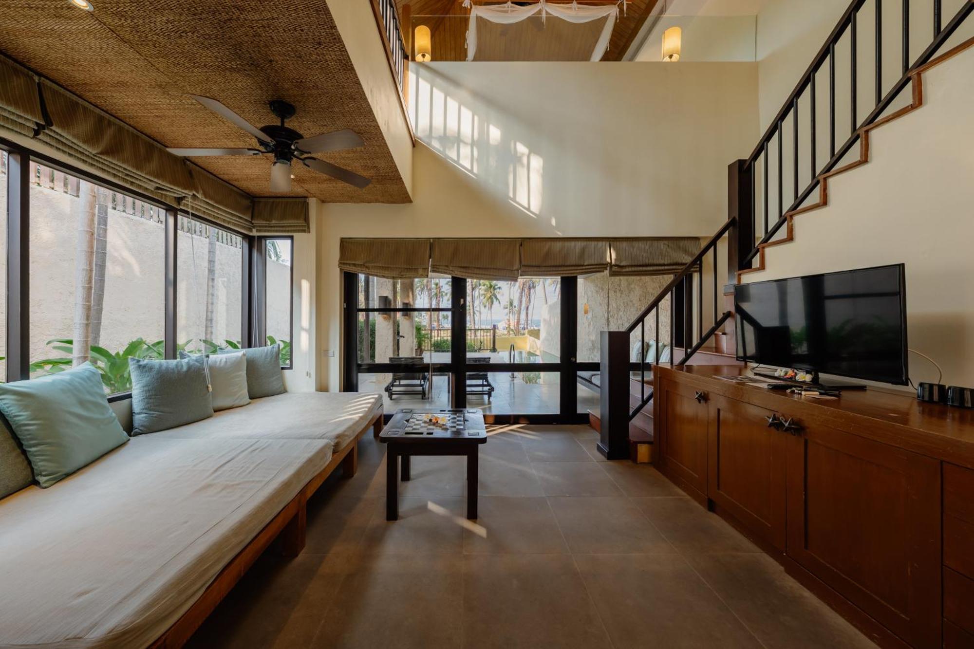 Duplex Pool Villa 1 Bedroom Villa 1 King Sofa bed