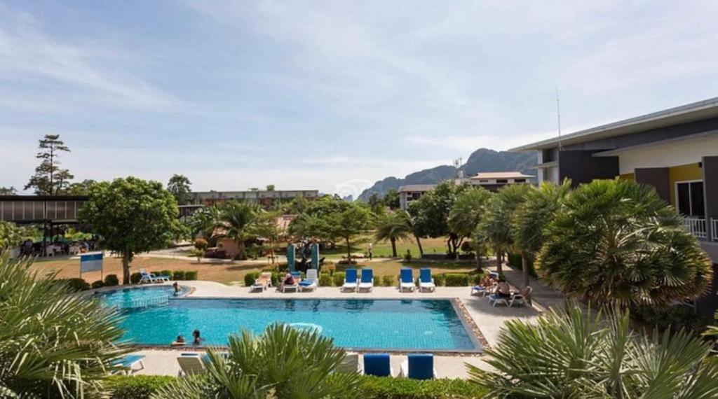 Twin Room Pool View