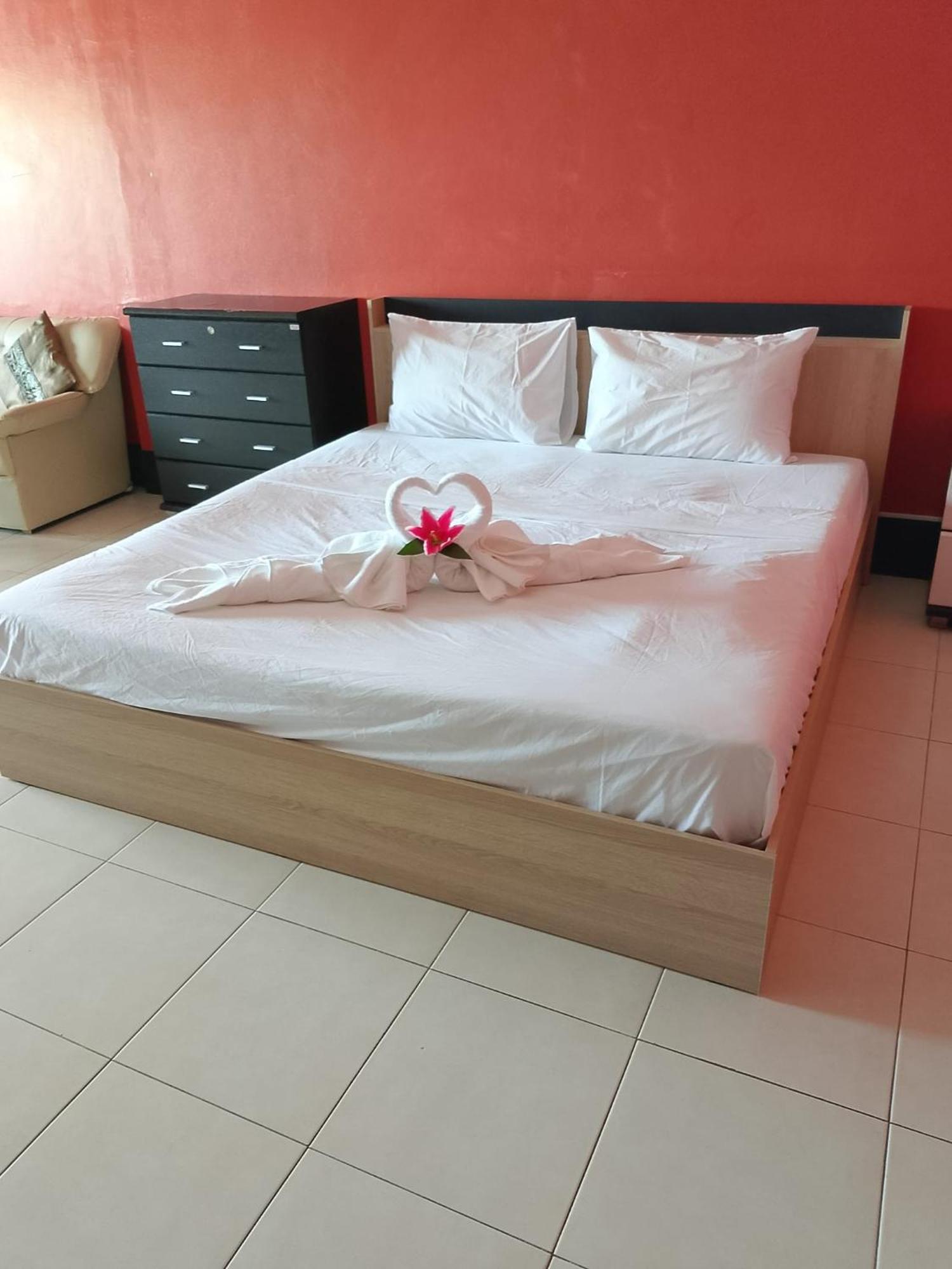 Deluxe King Suite