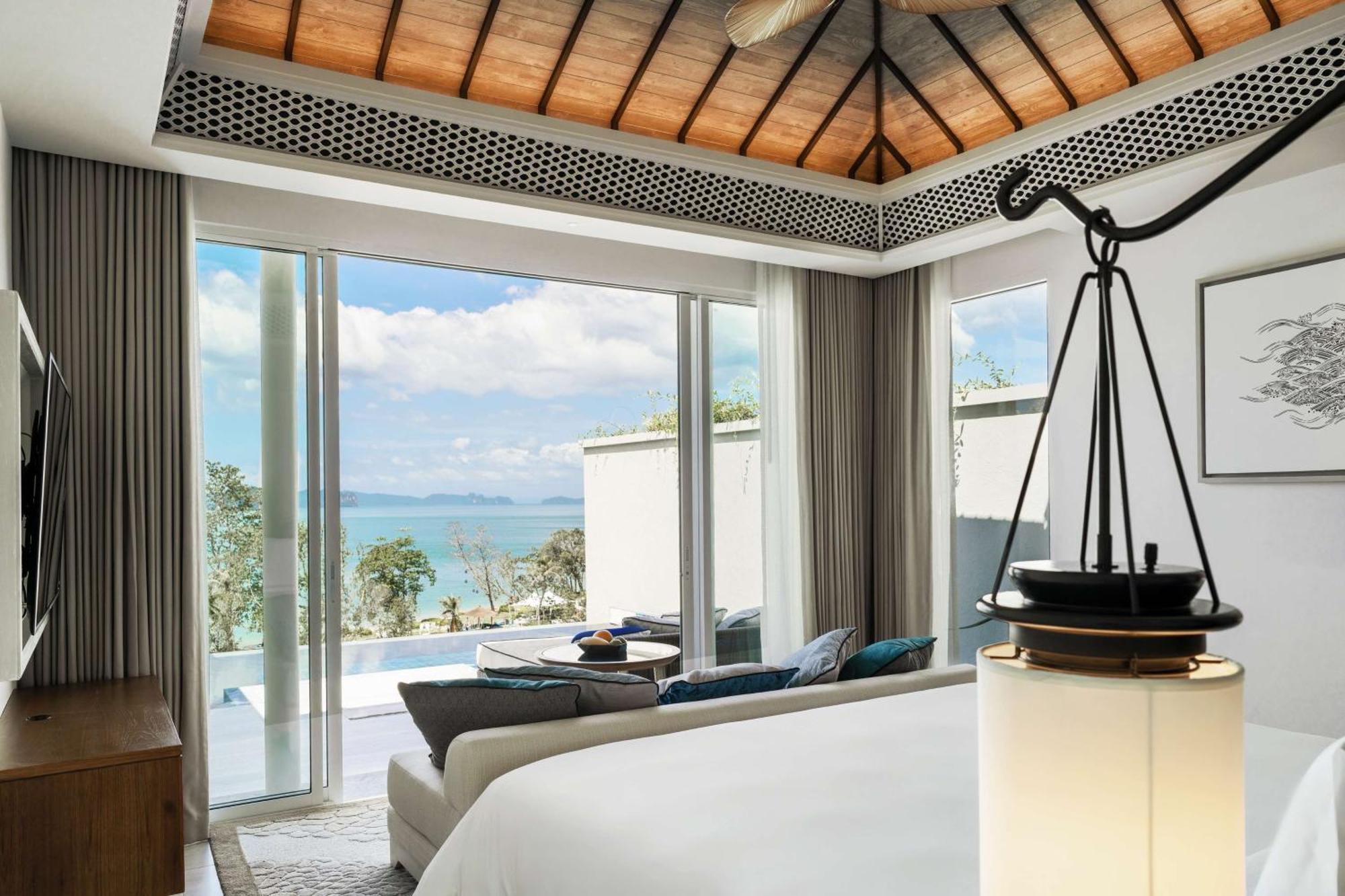 Premium Ocean Pool Suite Twin