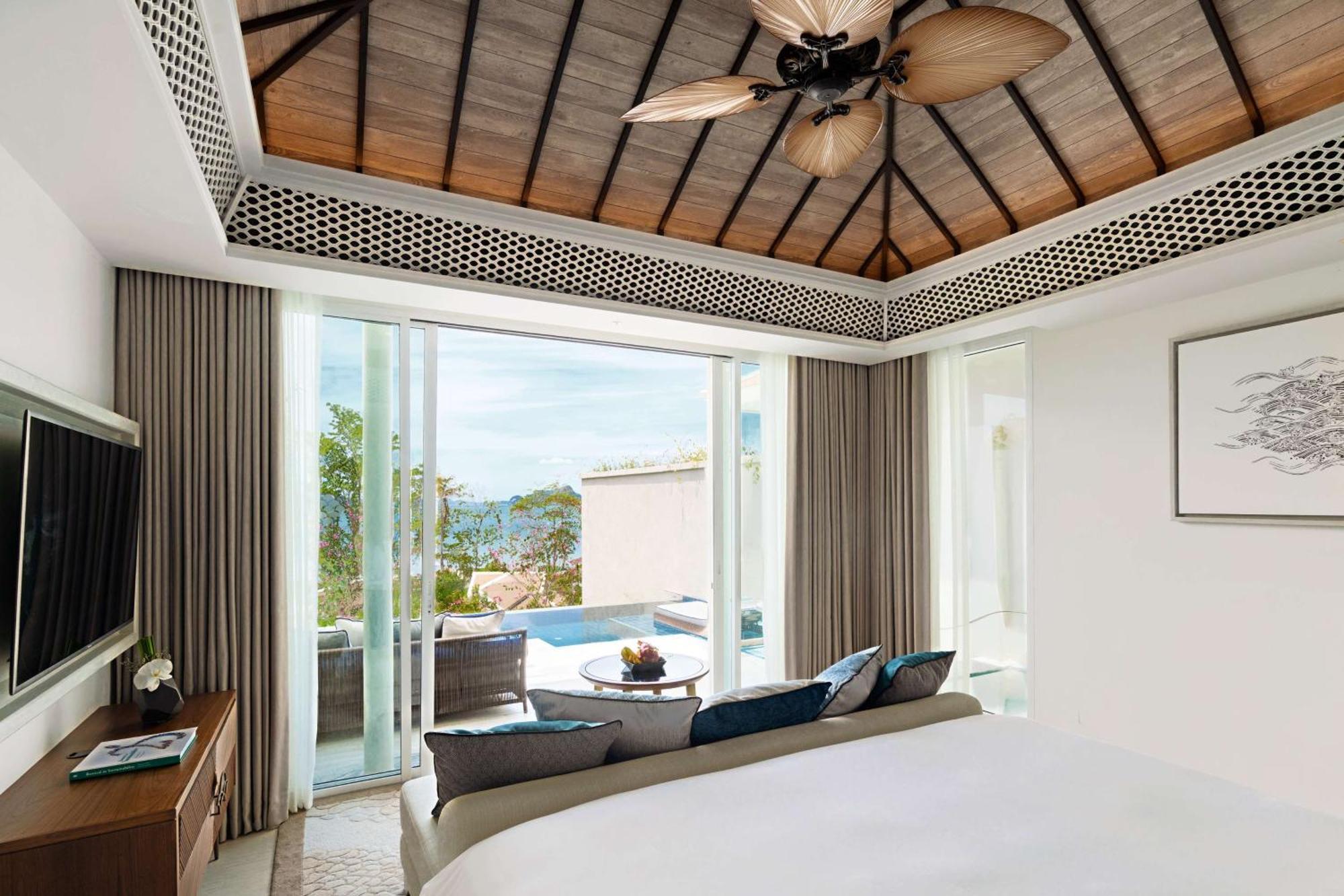 Partial Ocean Pool Suite Twin