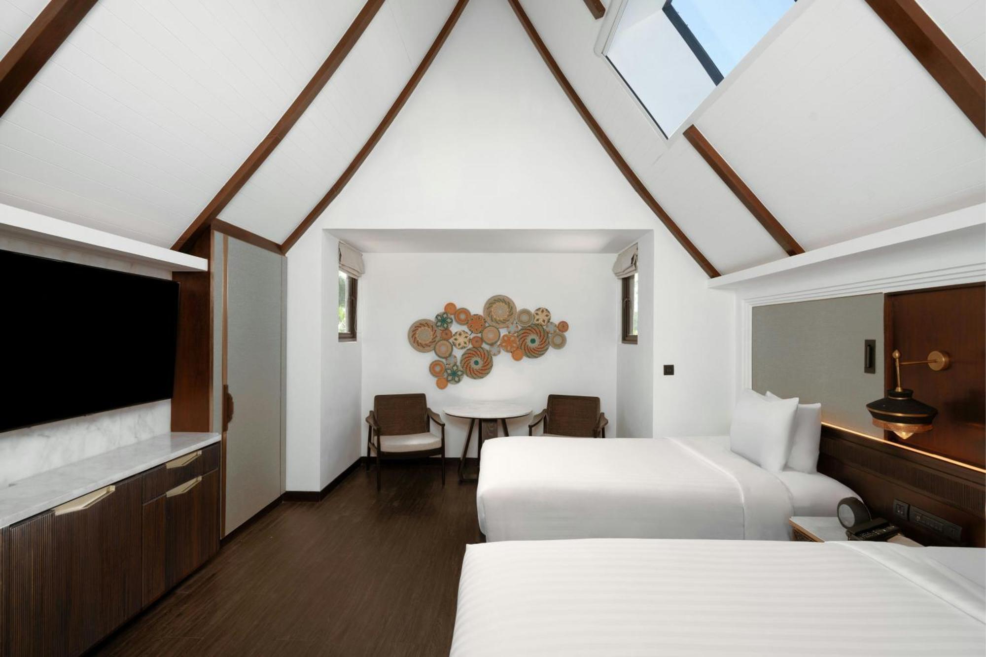 Two-Bedroom Bi-level Loft with Balcony