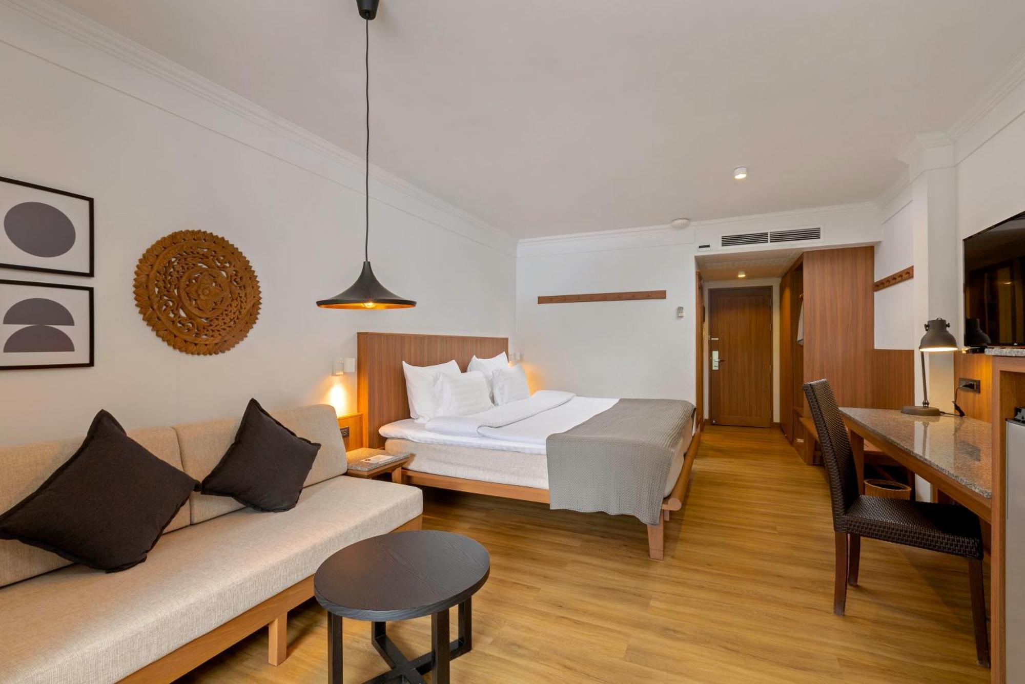 Deluxe Double or Twin Room
