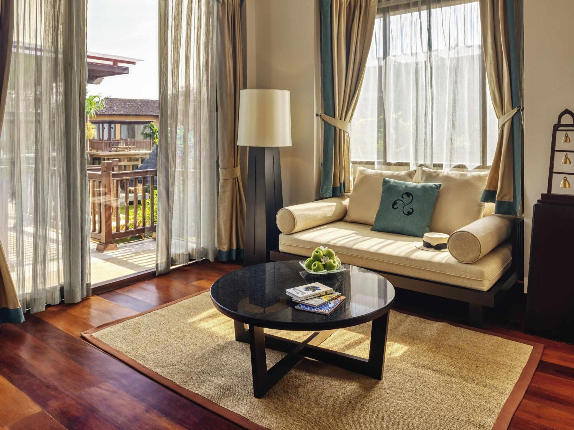Junior Suite King Bed Pool View