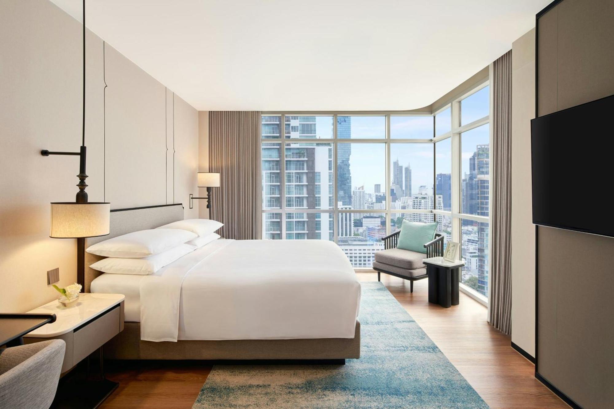 Three-Bedroom Executive Suite City View
