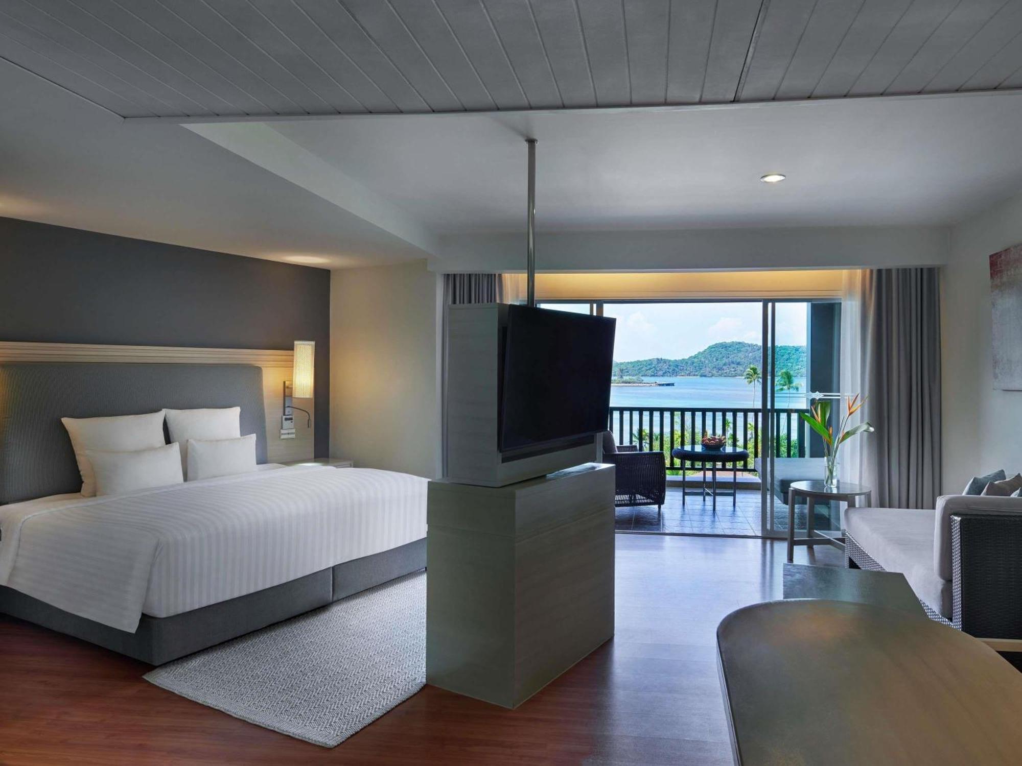 Deluxe Twin Room Balcony View