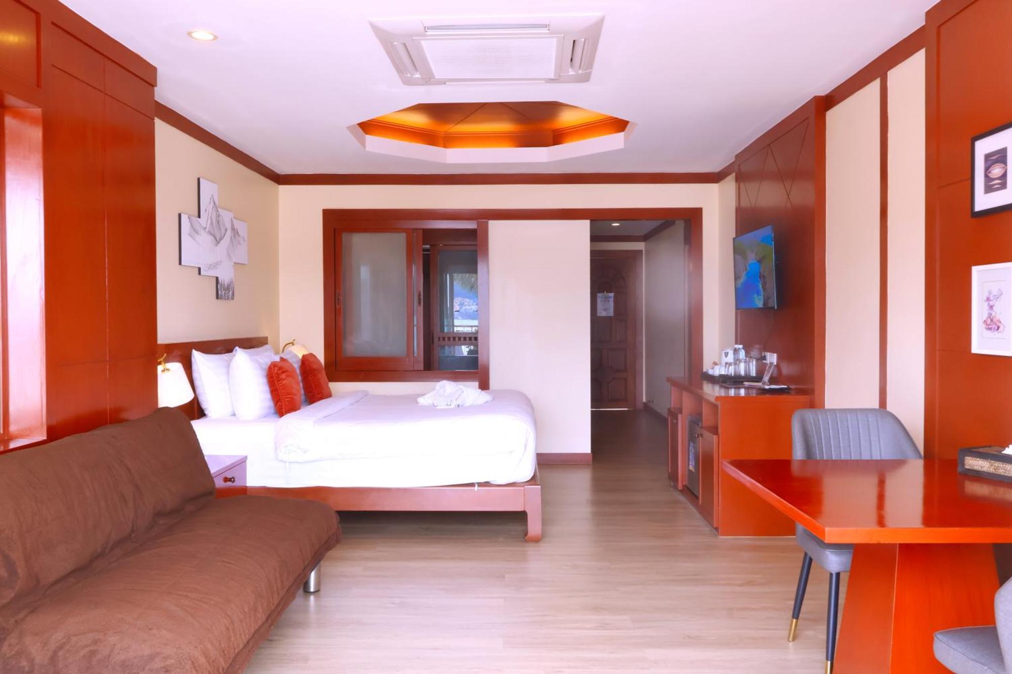 Deluxe Double or Twin Room