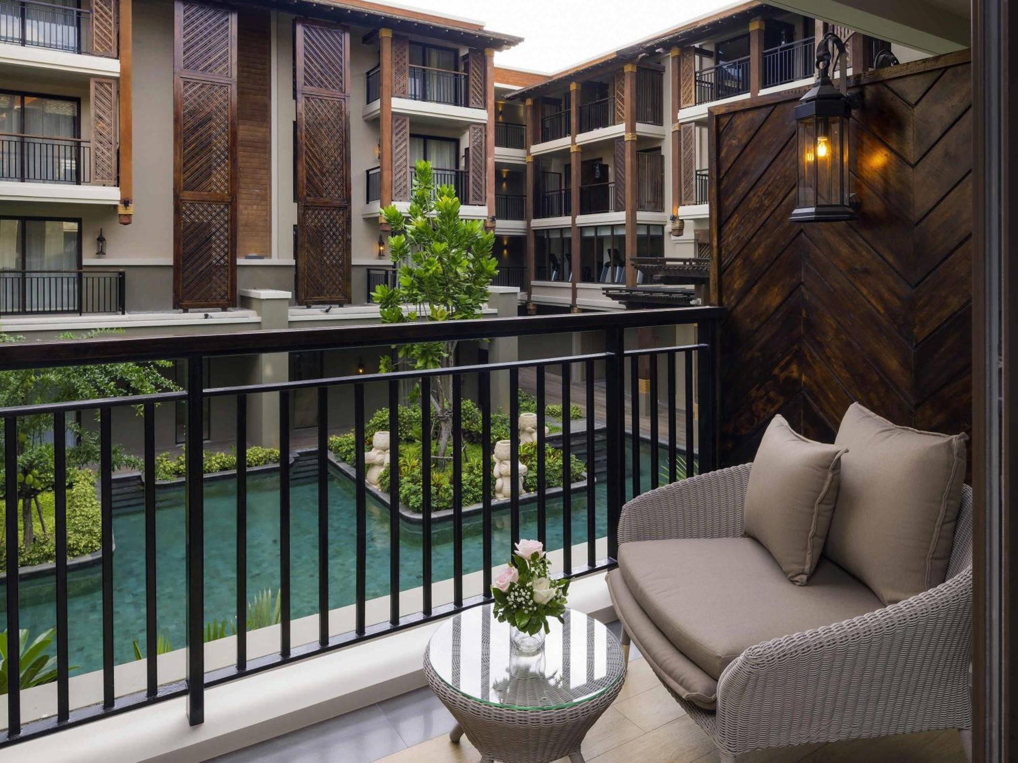 Deluxe Twin Room Pool View Beach Side