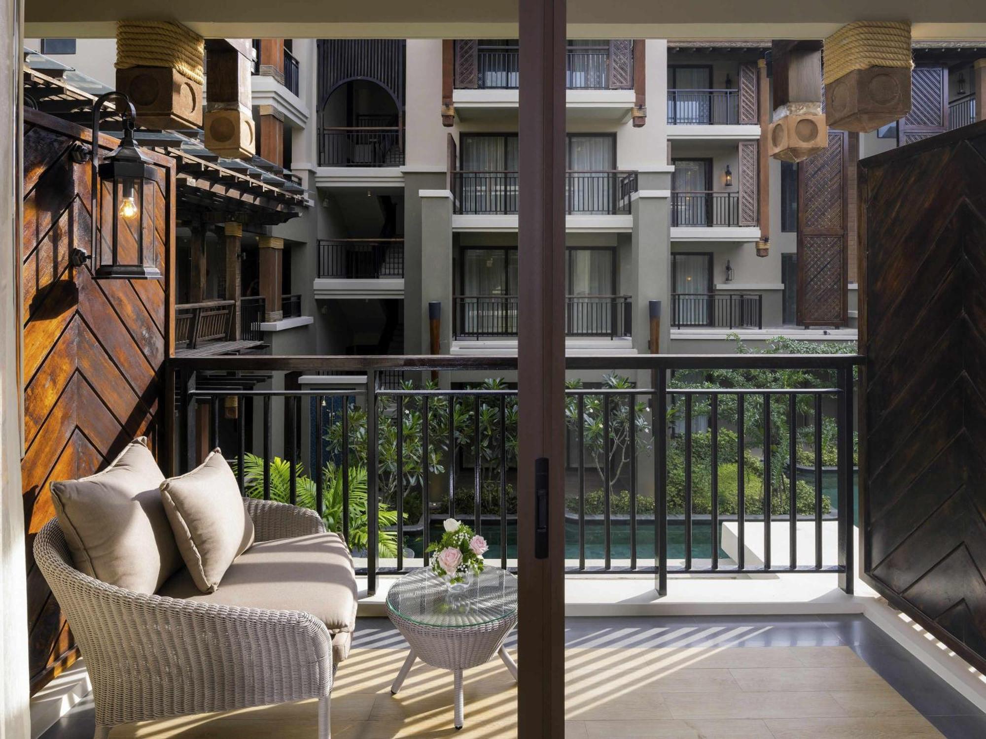 Deluxe Double Room Pool View Beach Side