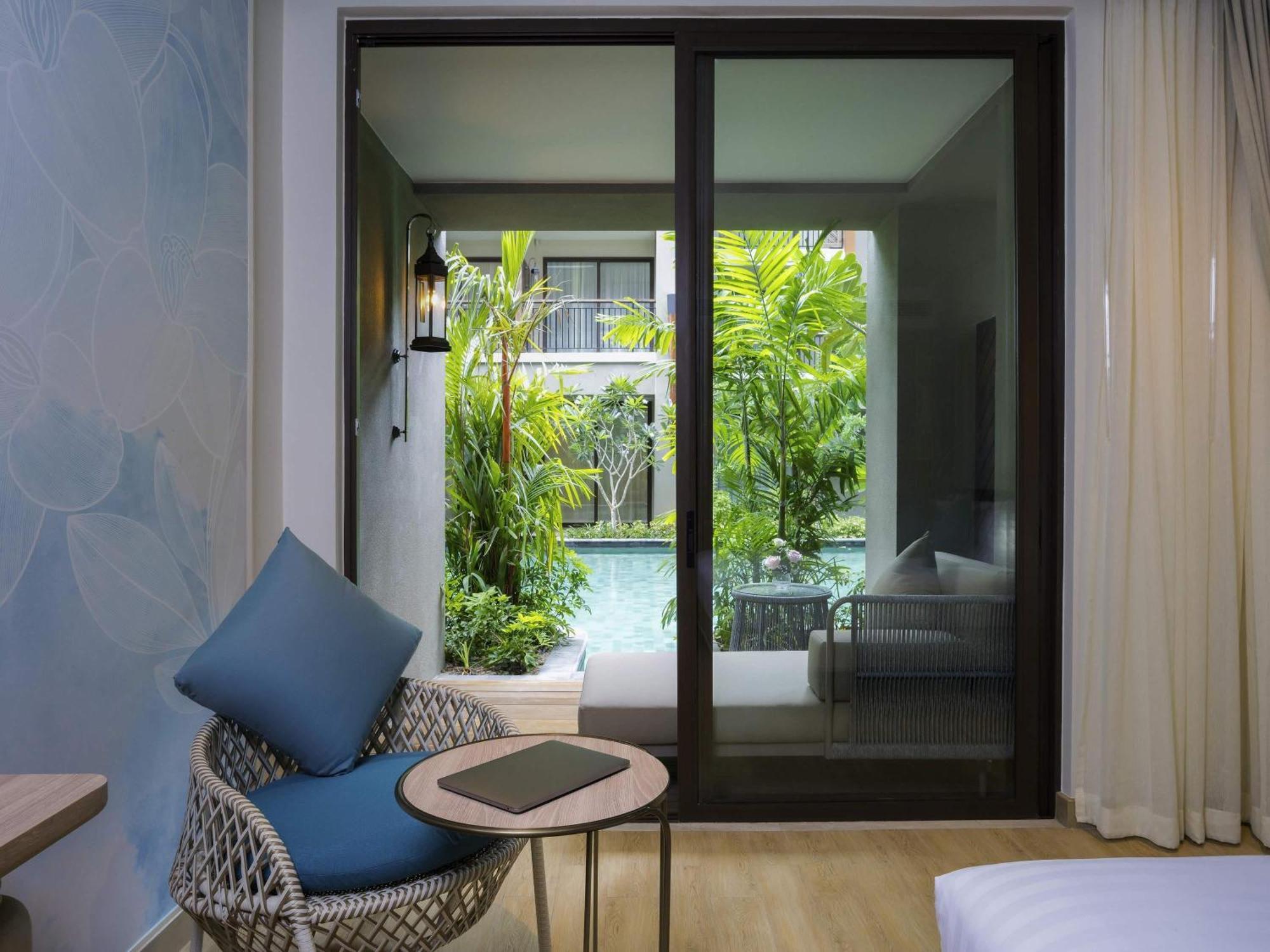 Deluxe Double Room Pool Access Beach Side