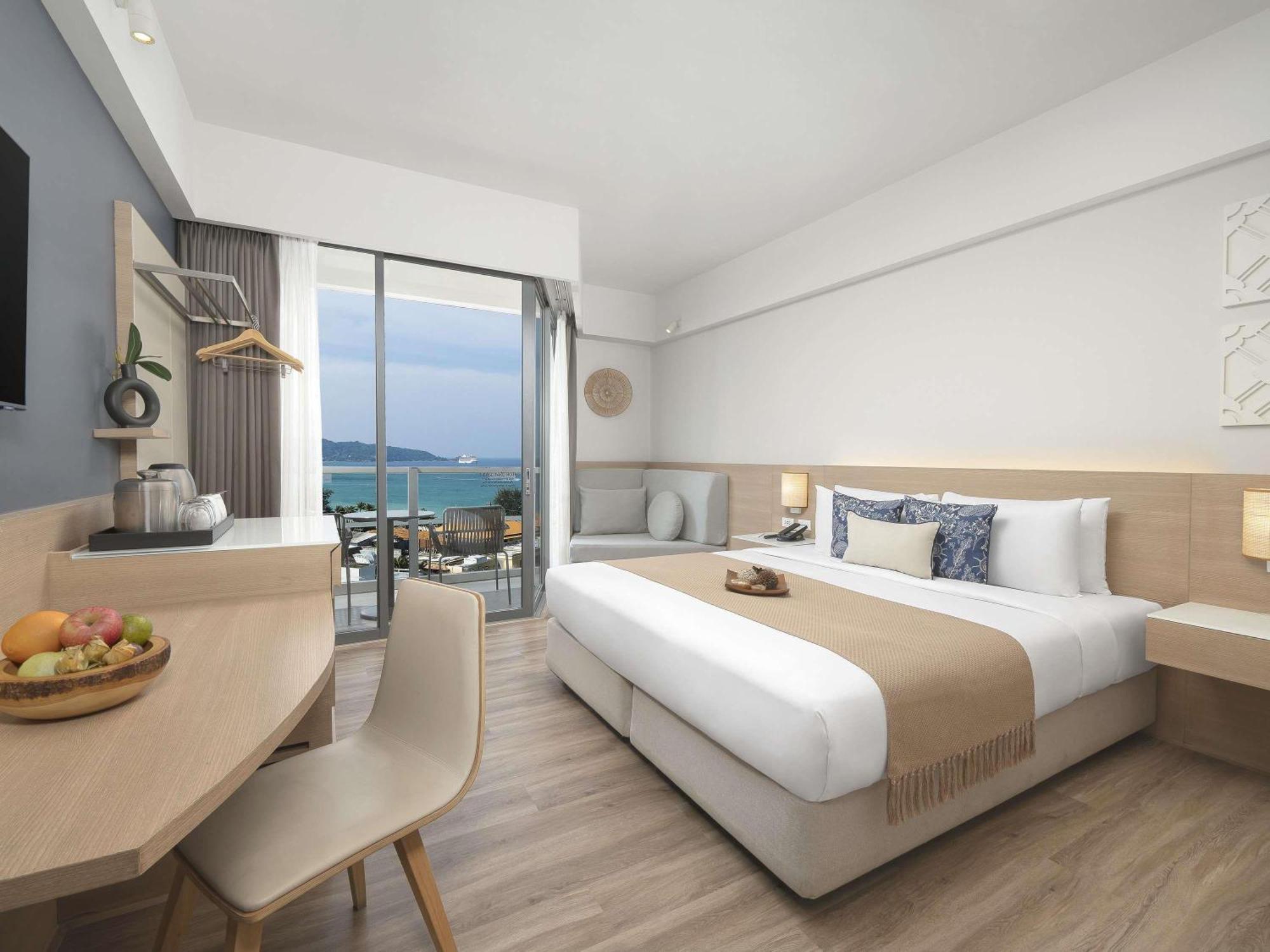 Deluxe King Room Balcony Sea View