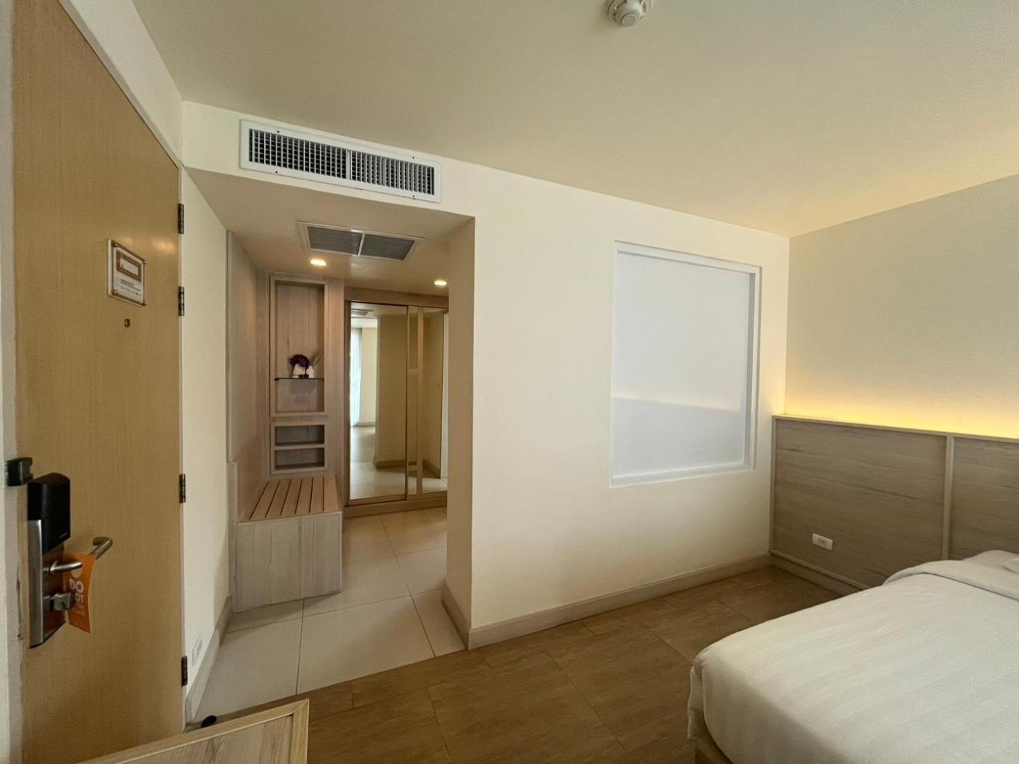 Deluxe Double or Twin Room City View