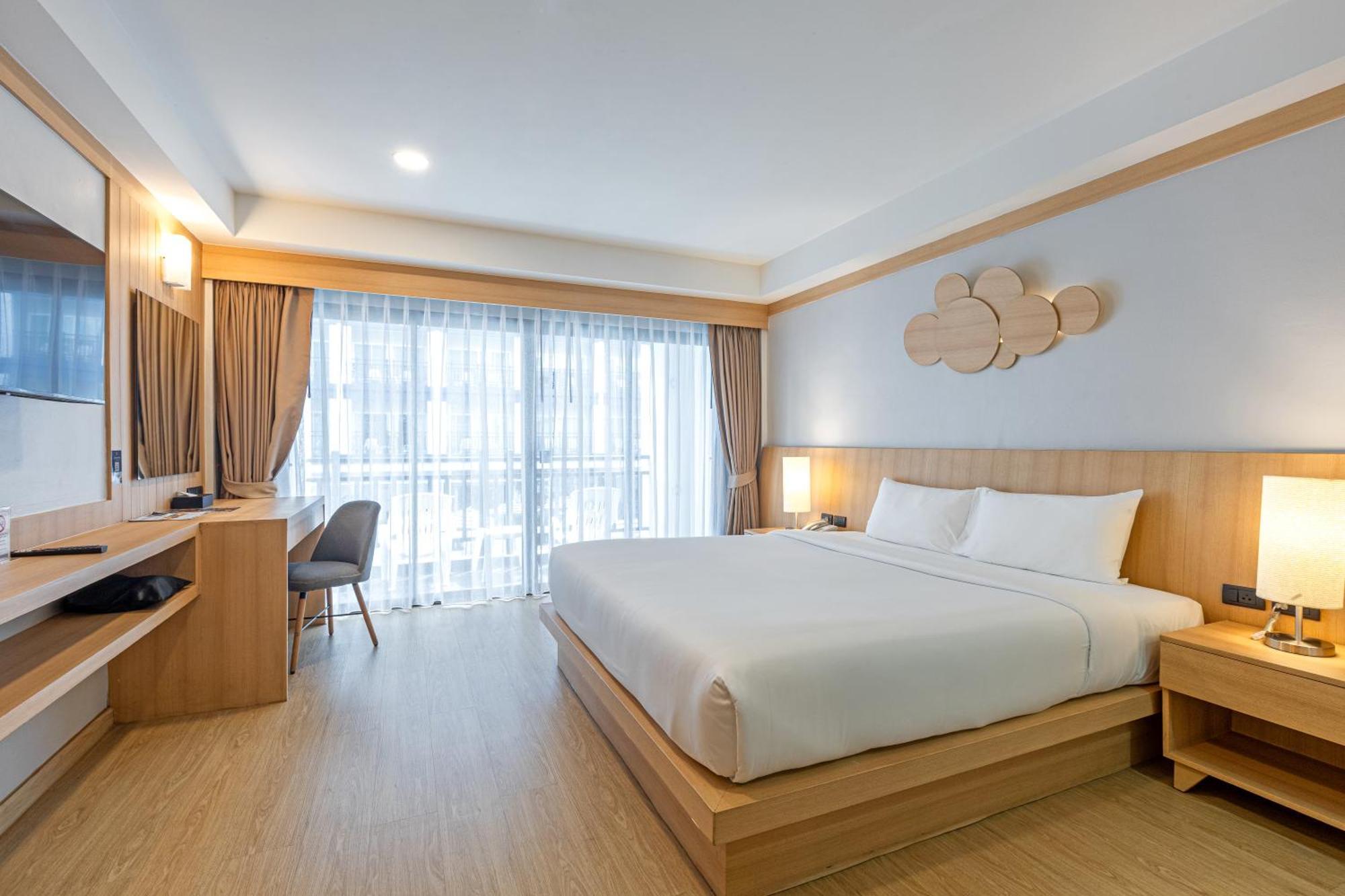 Deluxe Double or Twin Room