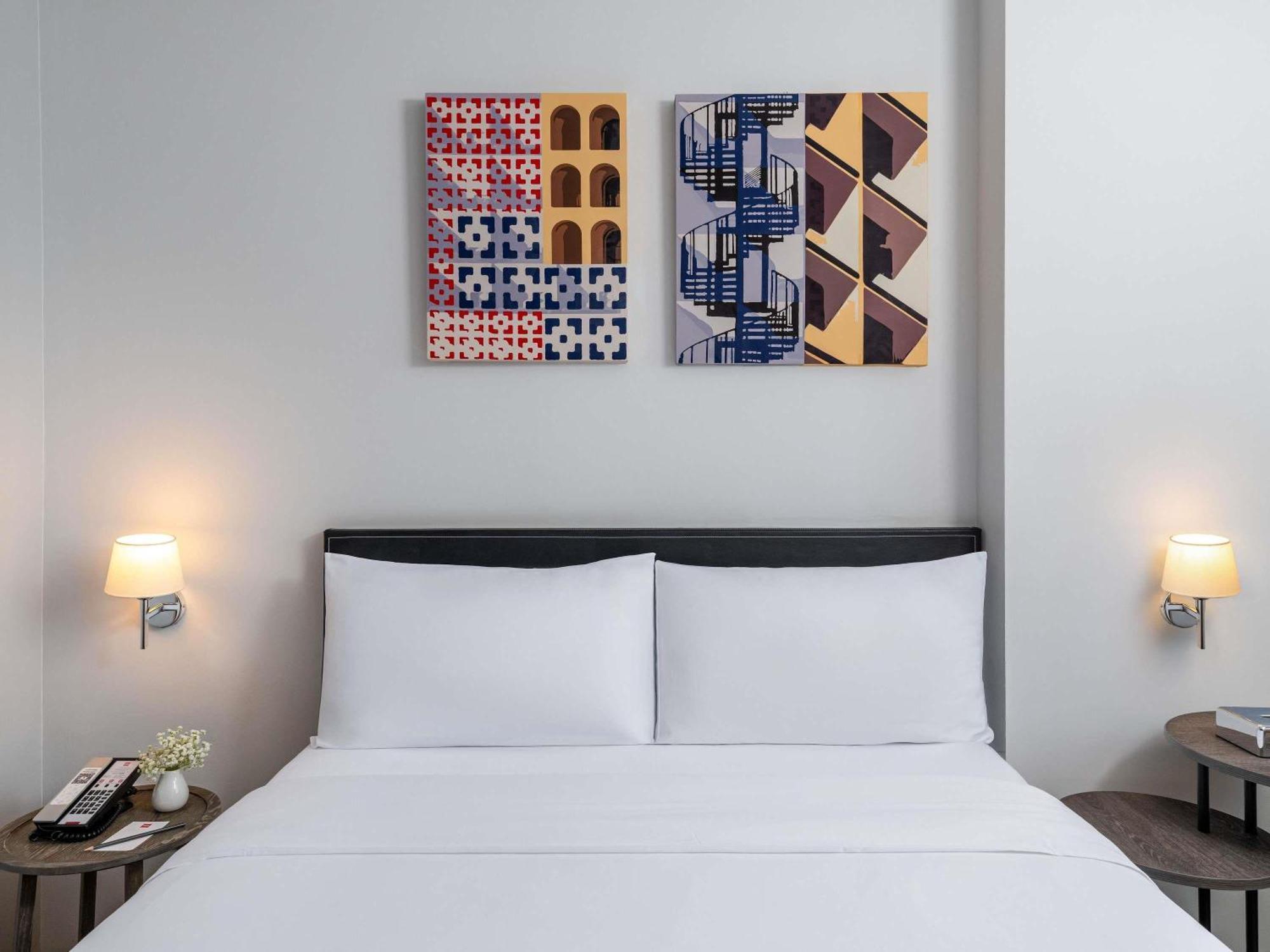 Standard Queen Room