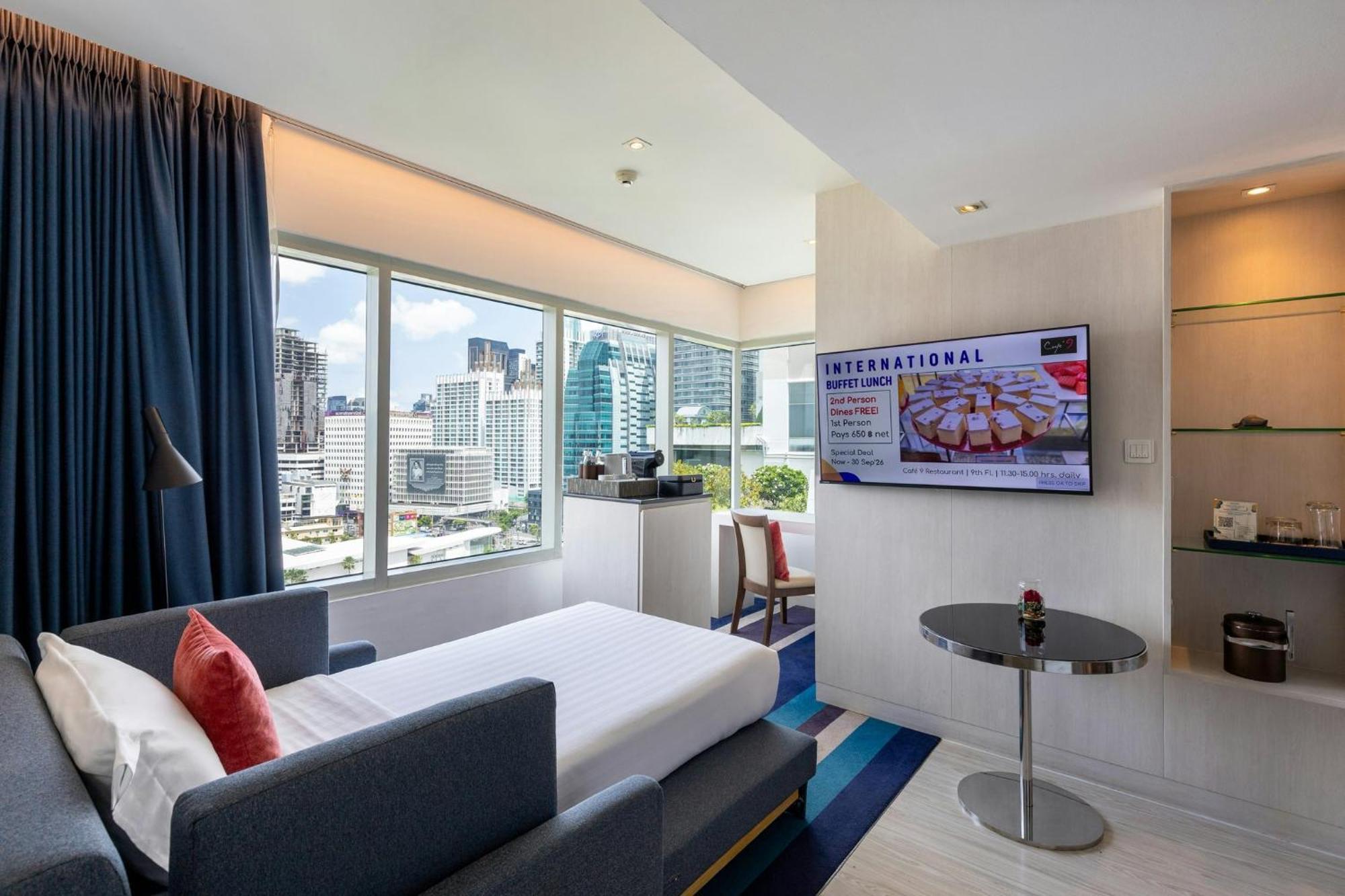 Deluxe One-Bedroom Suite