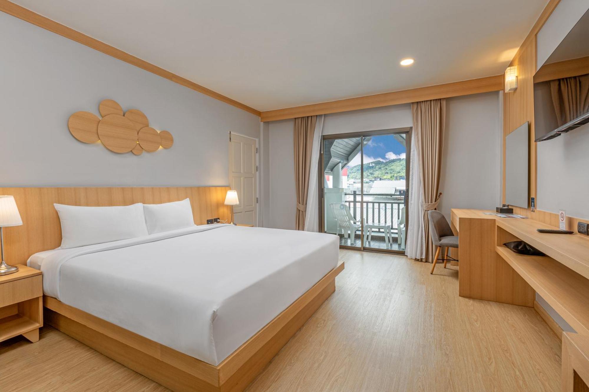 Deluxe Double or Twin Room