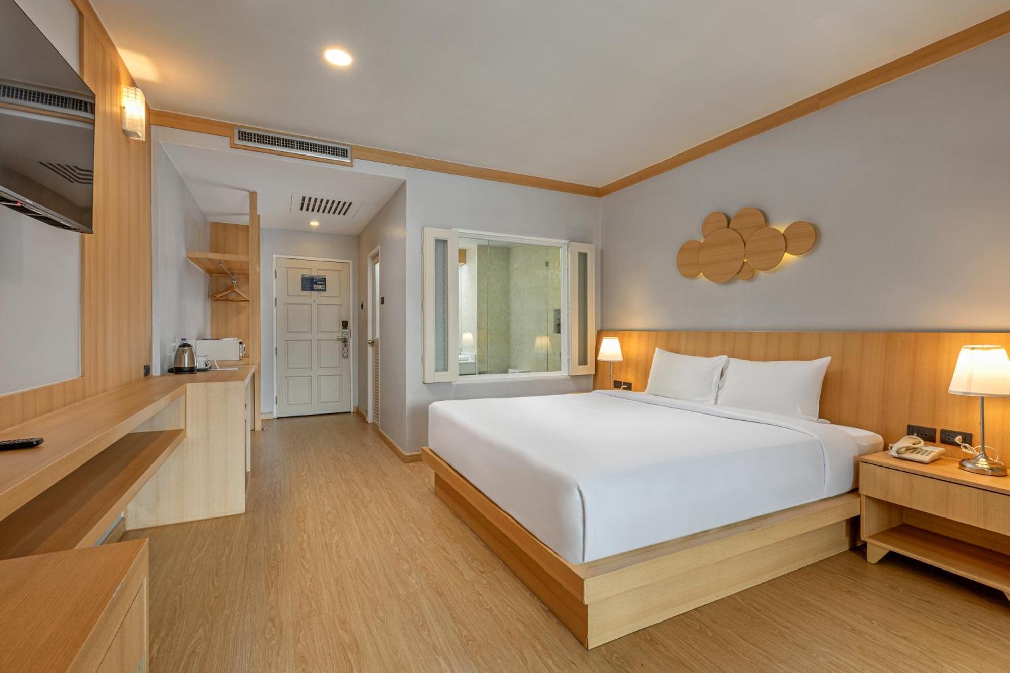 Deluxe Double or Twin Room