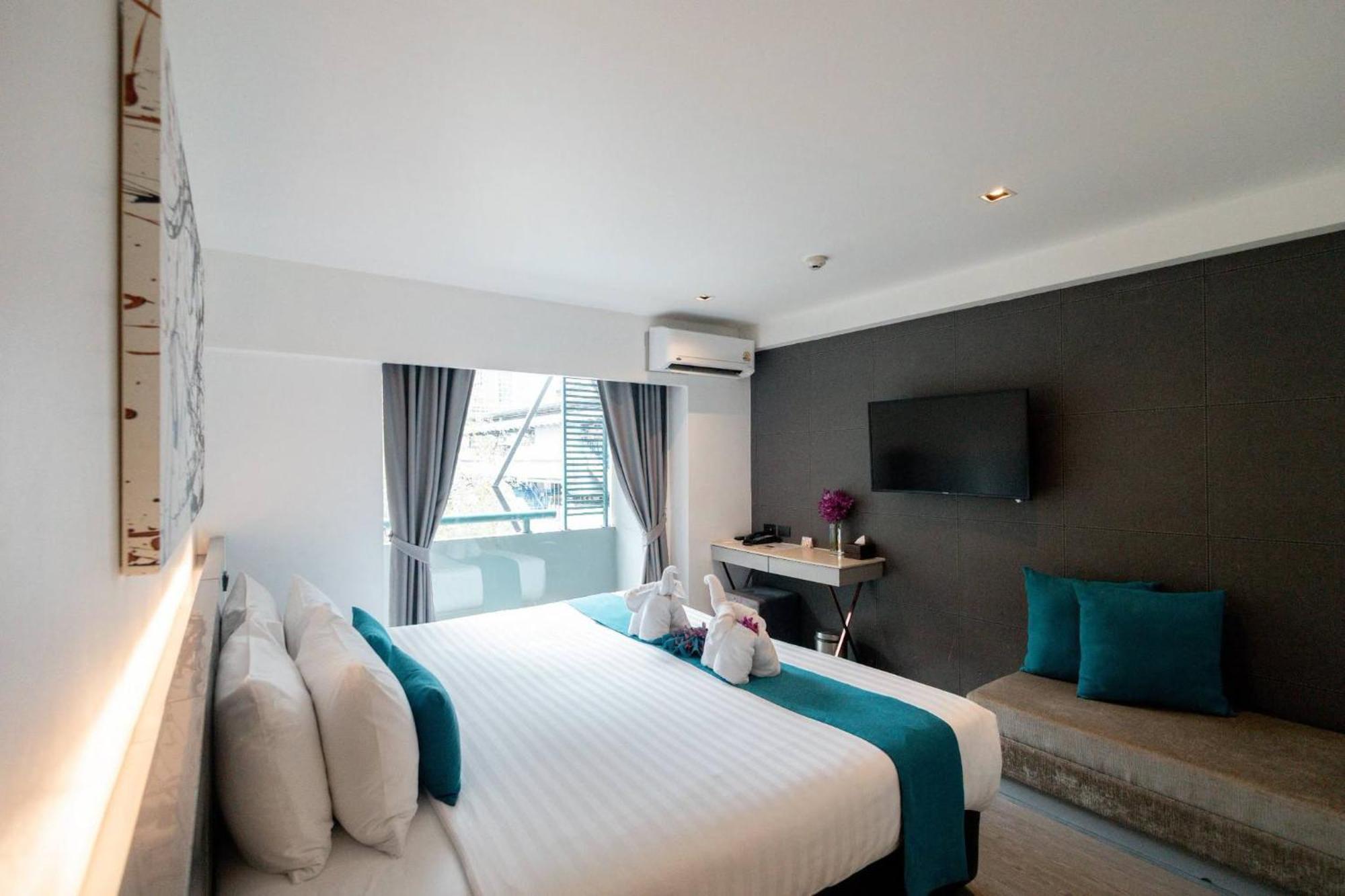 Executive Corner Room