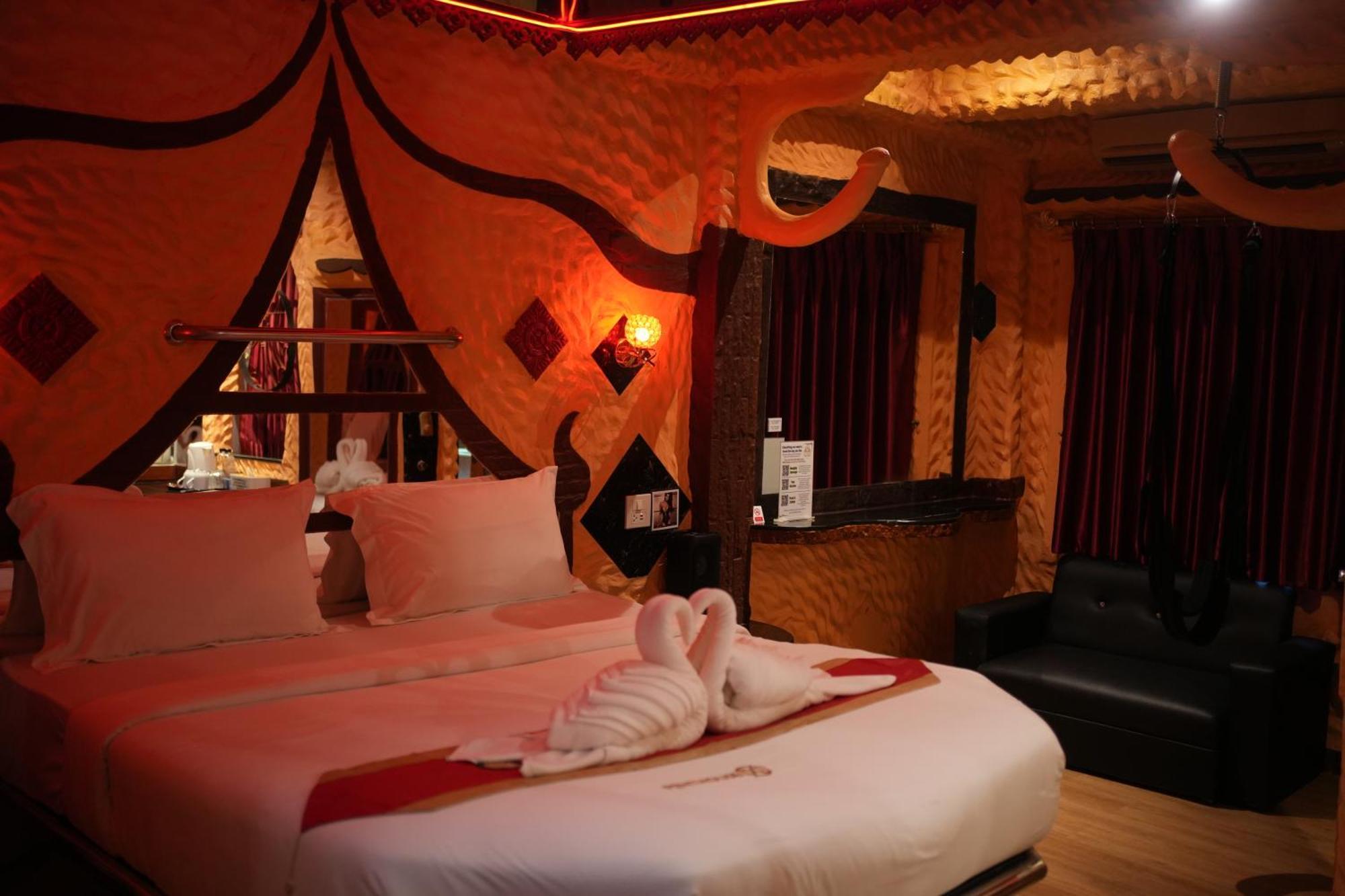 Jacuzzi room