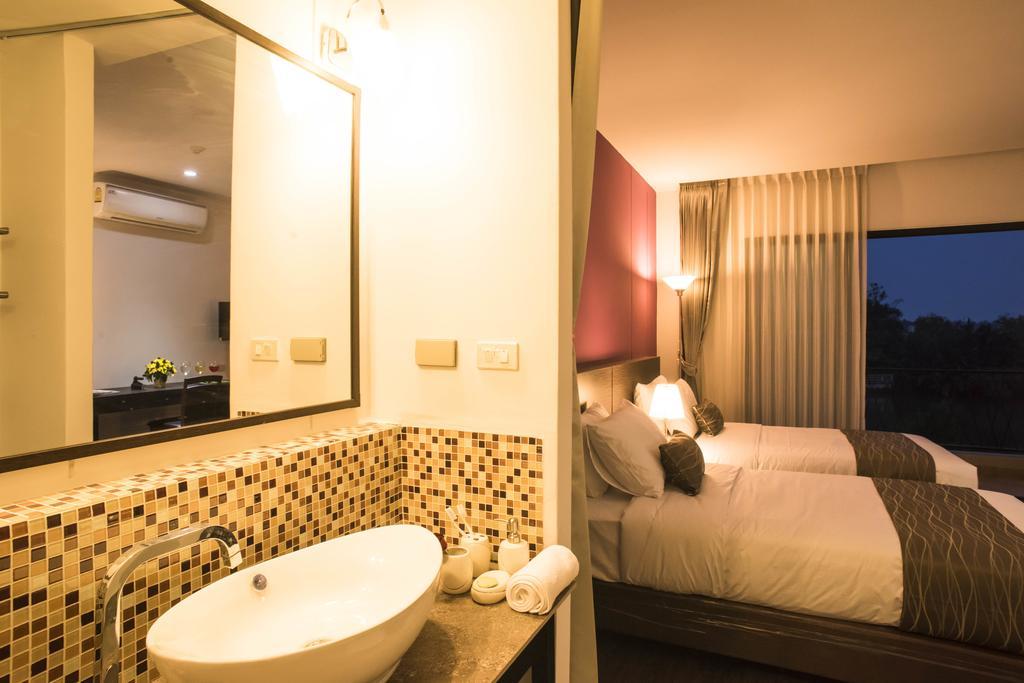 Twin Room with Pool View